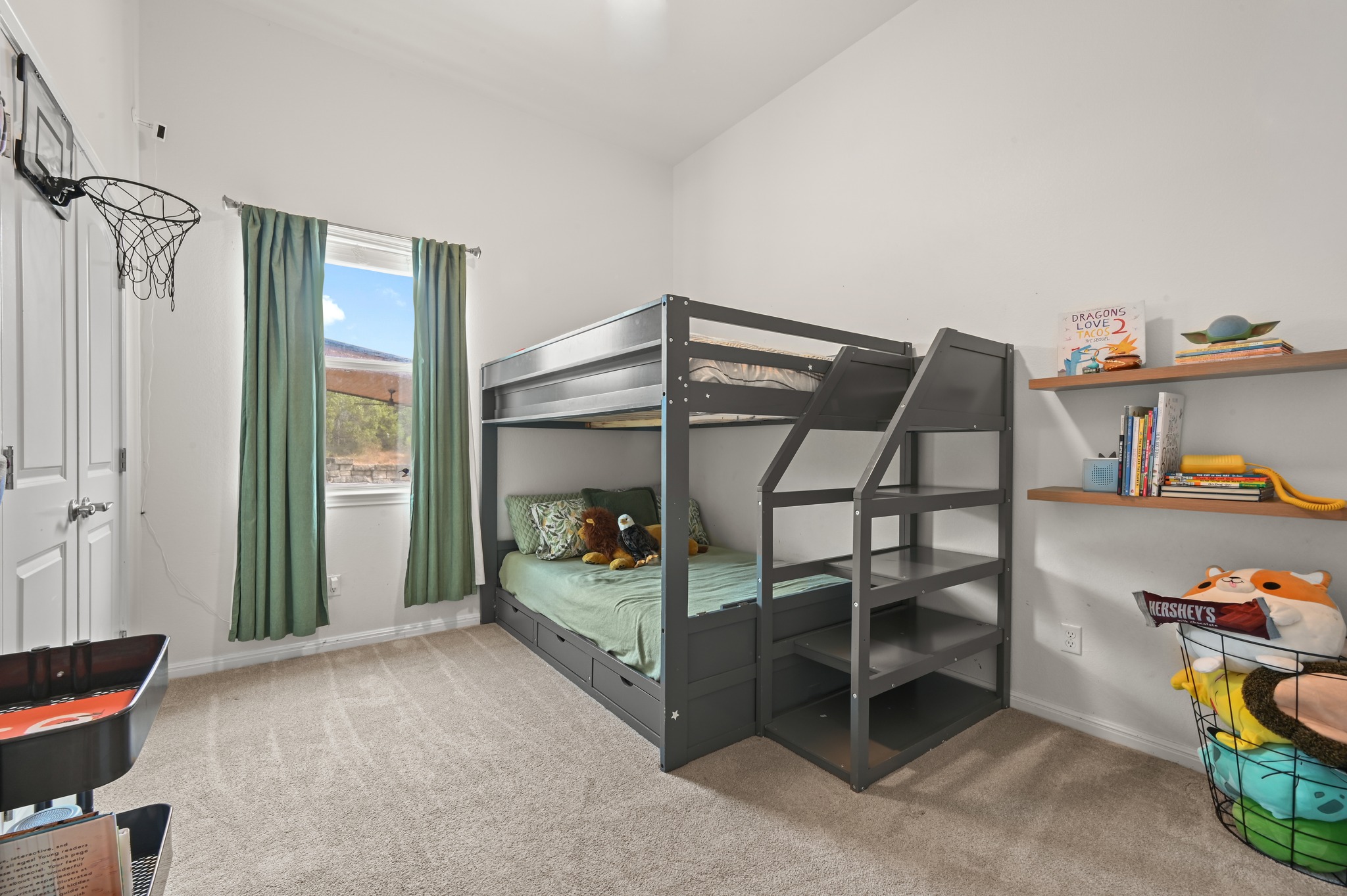 main property photo 24