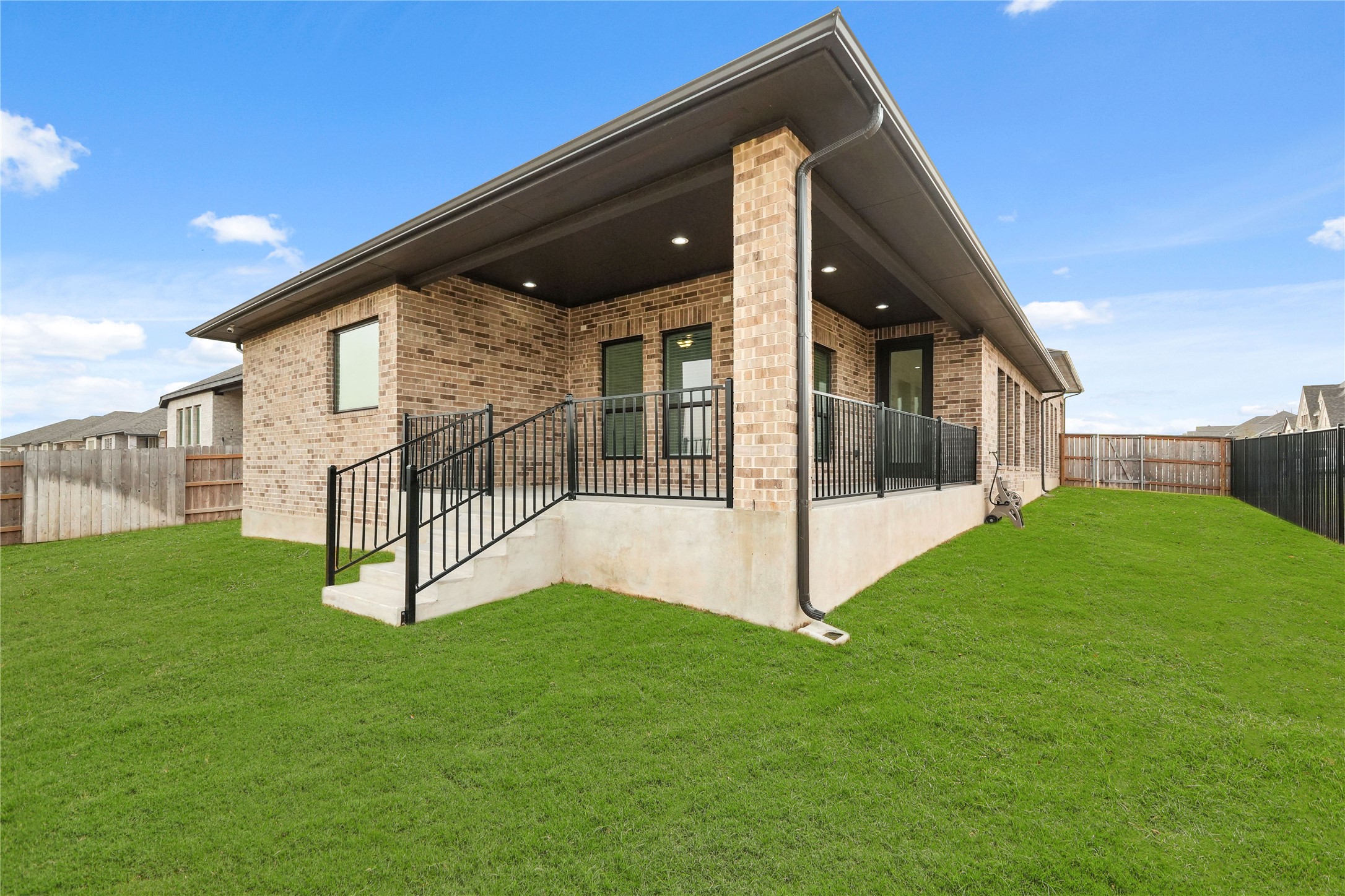main property photo 22