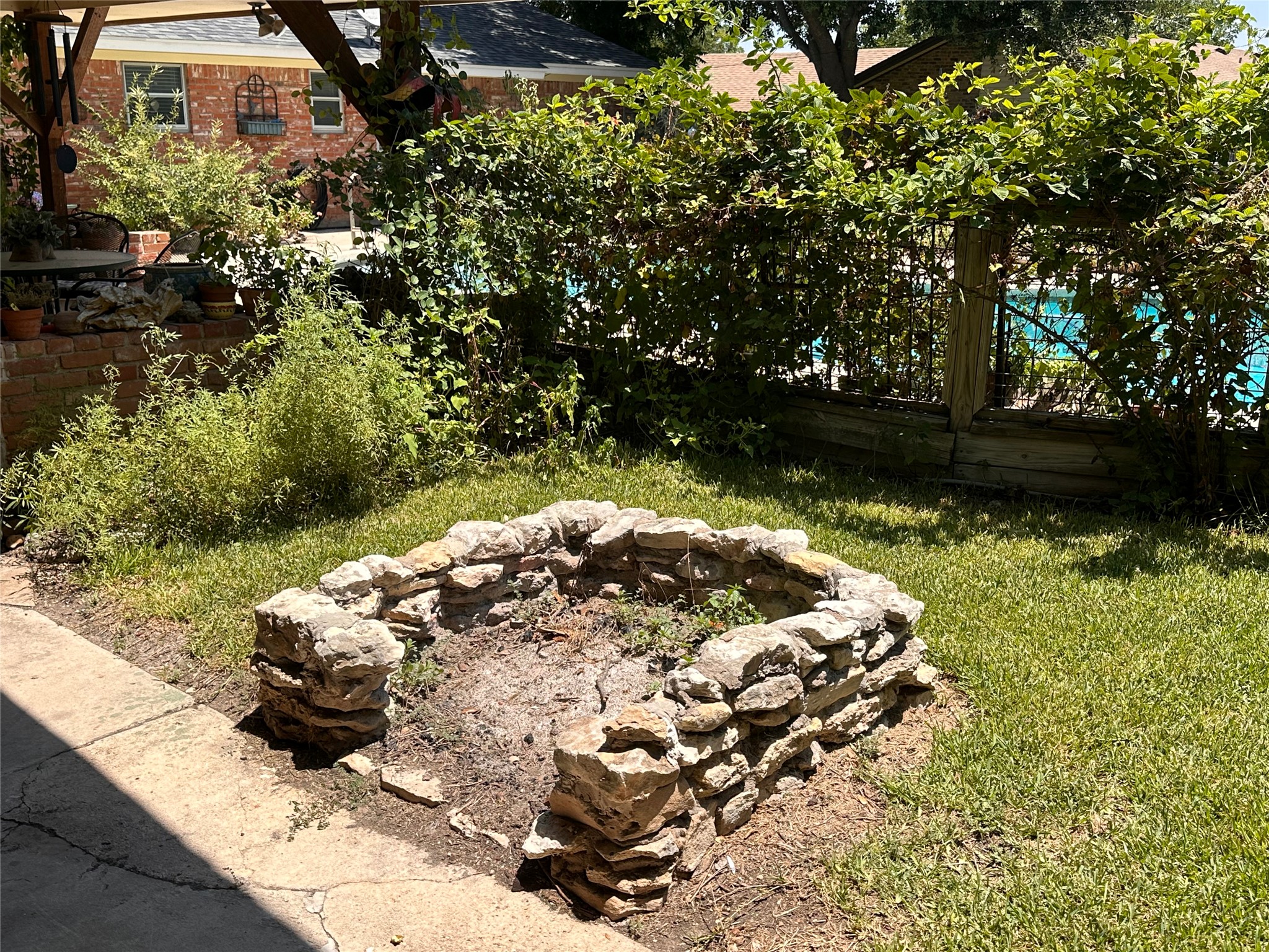 main property photo 32