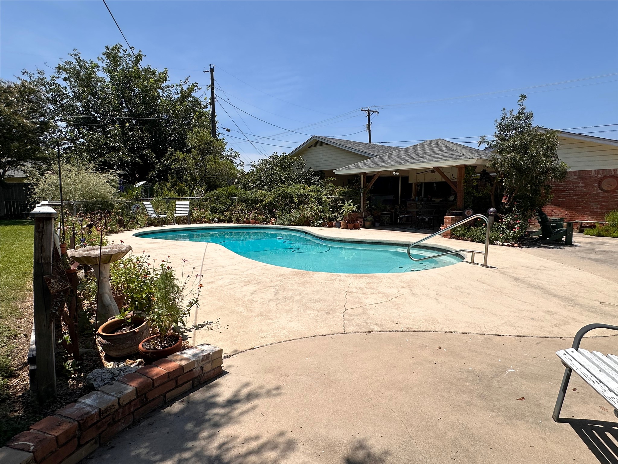 main property photo 35