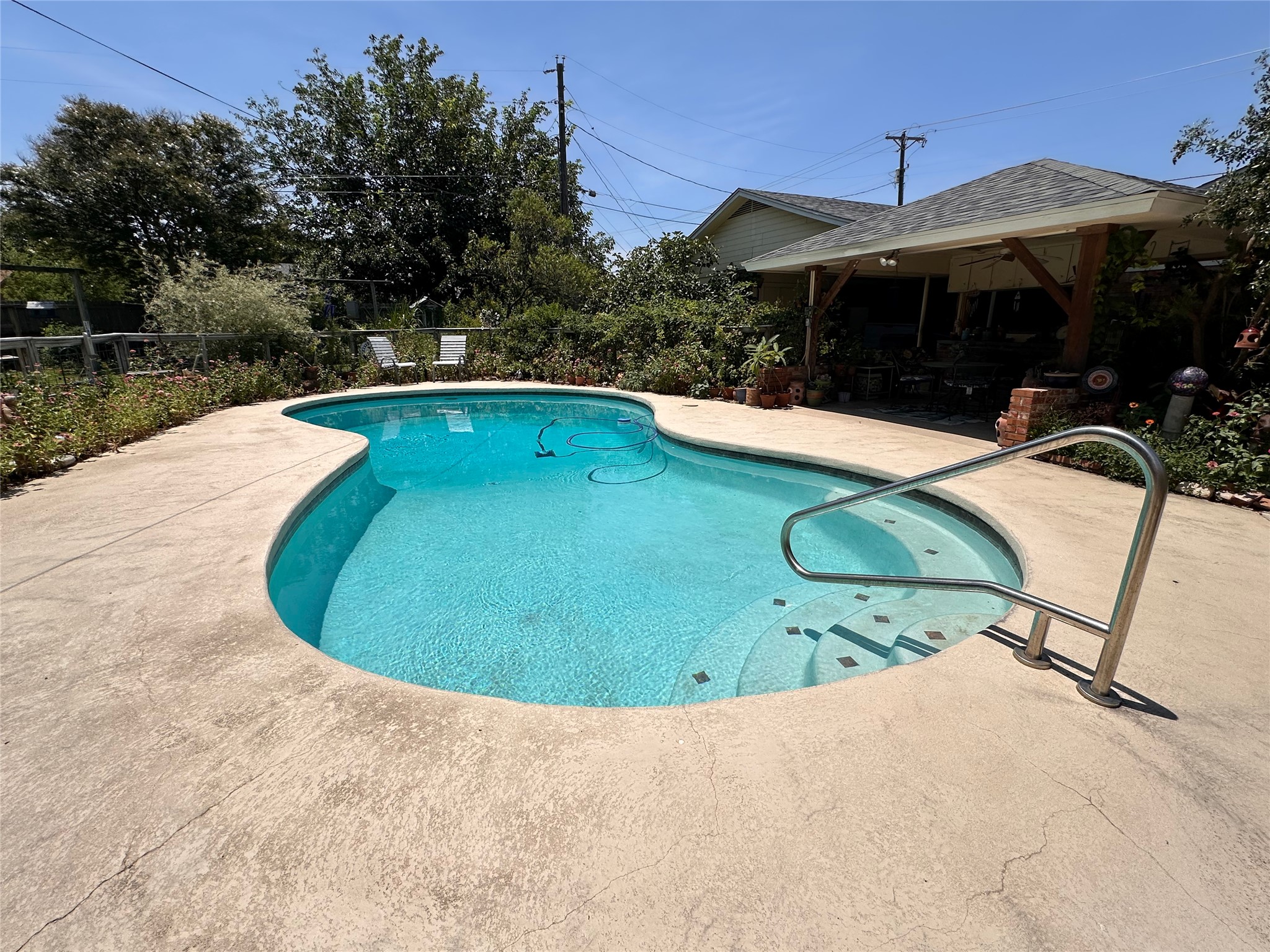 main property photo 36