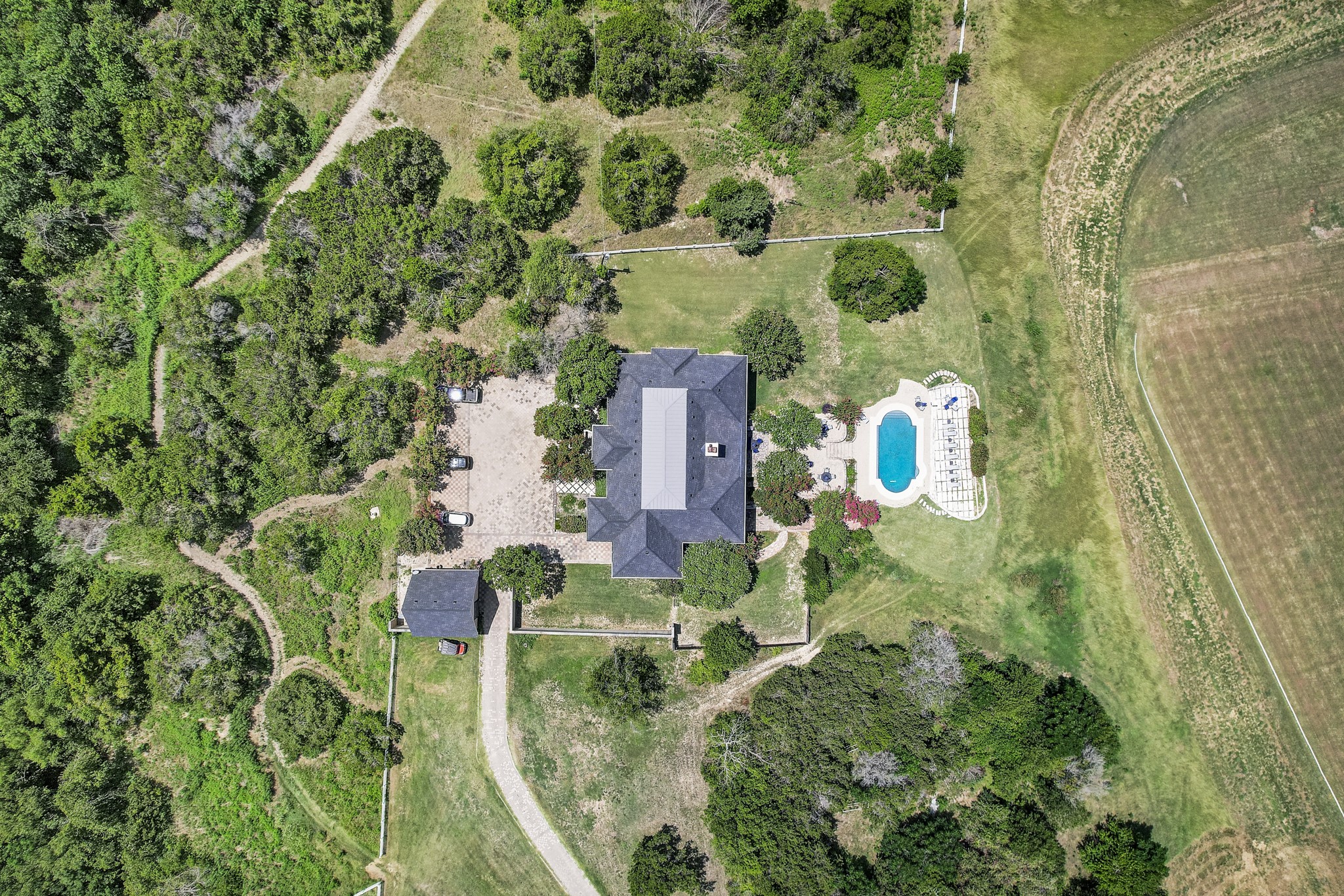 main property photo 3