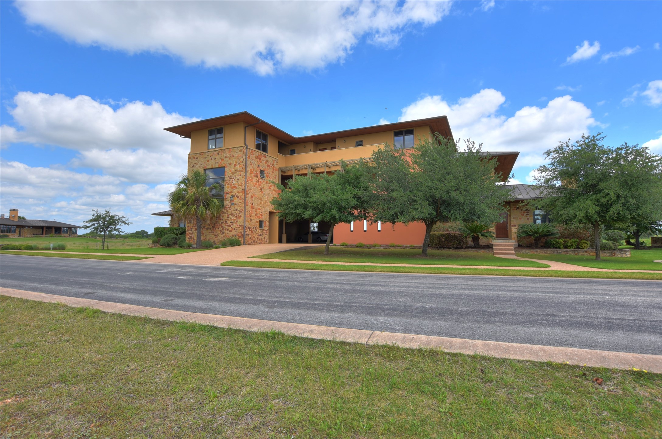main property photo 21