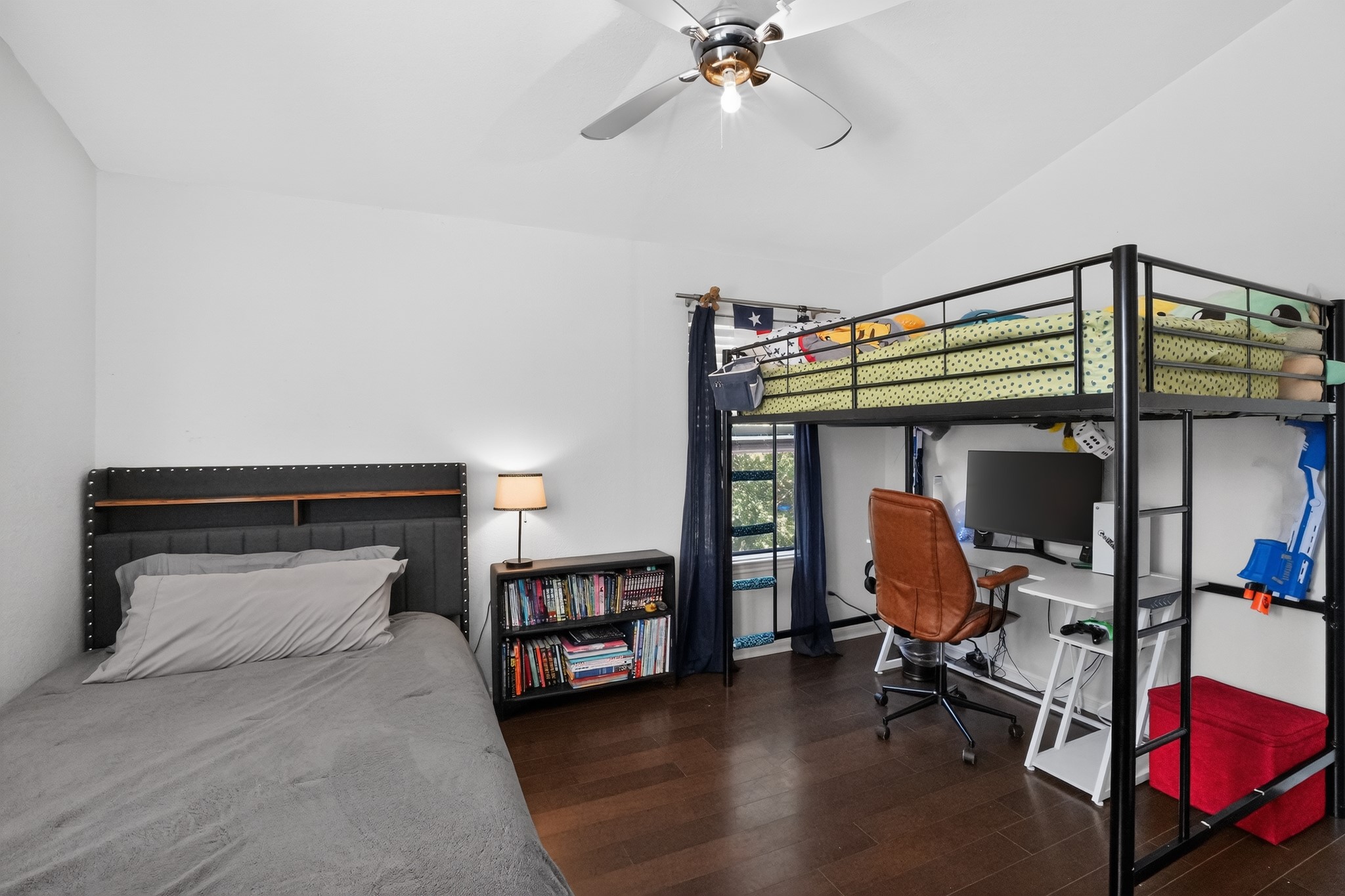 main property photo 18