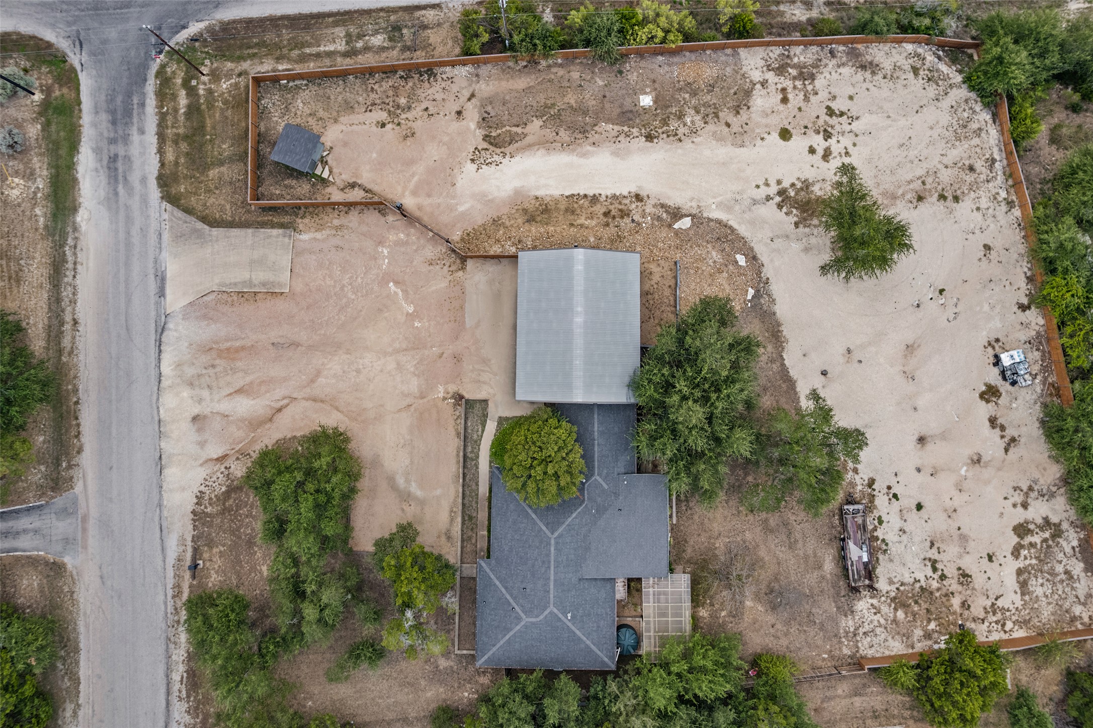 main property photo 36