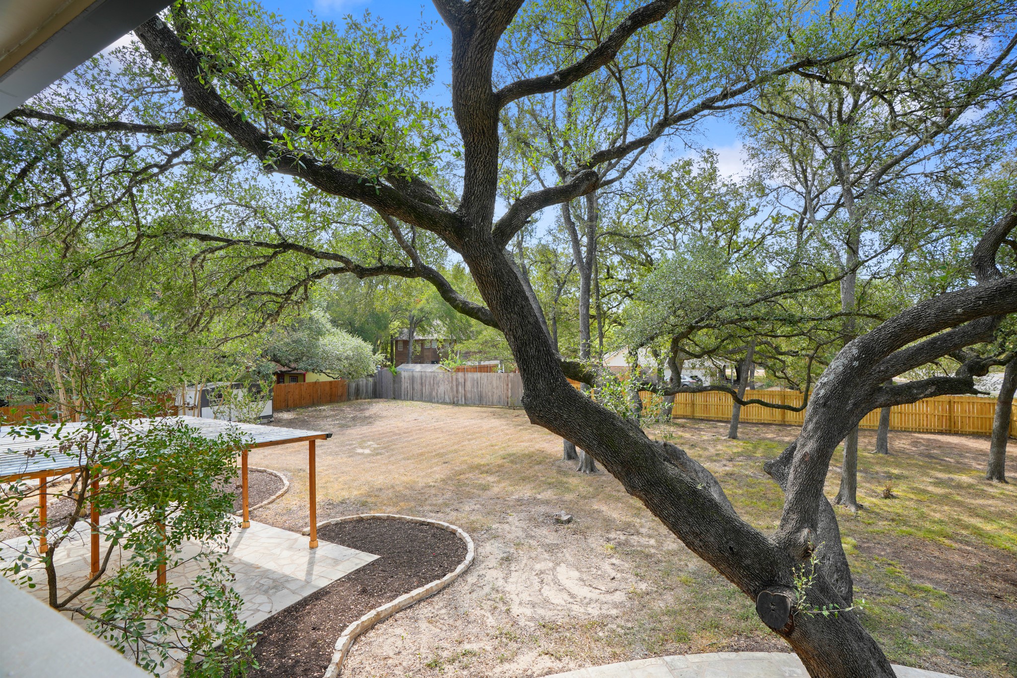 main property photo 27