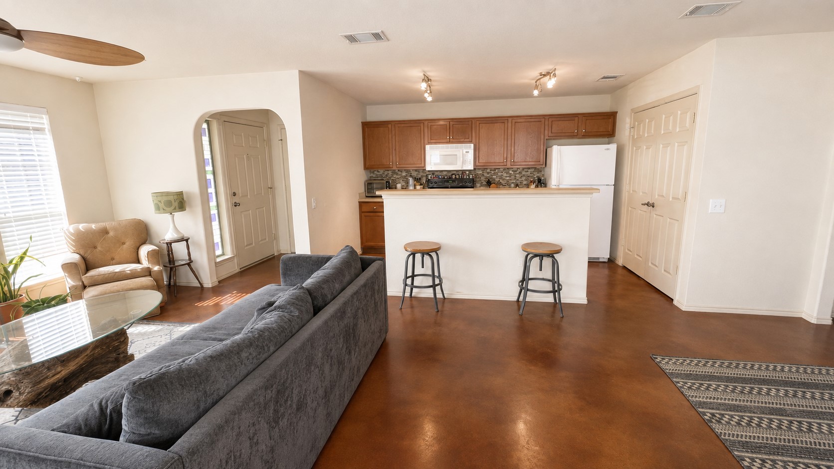 main property photo 15