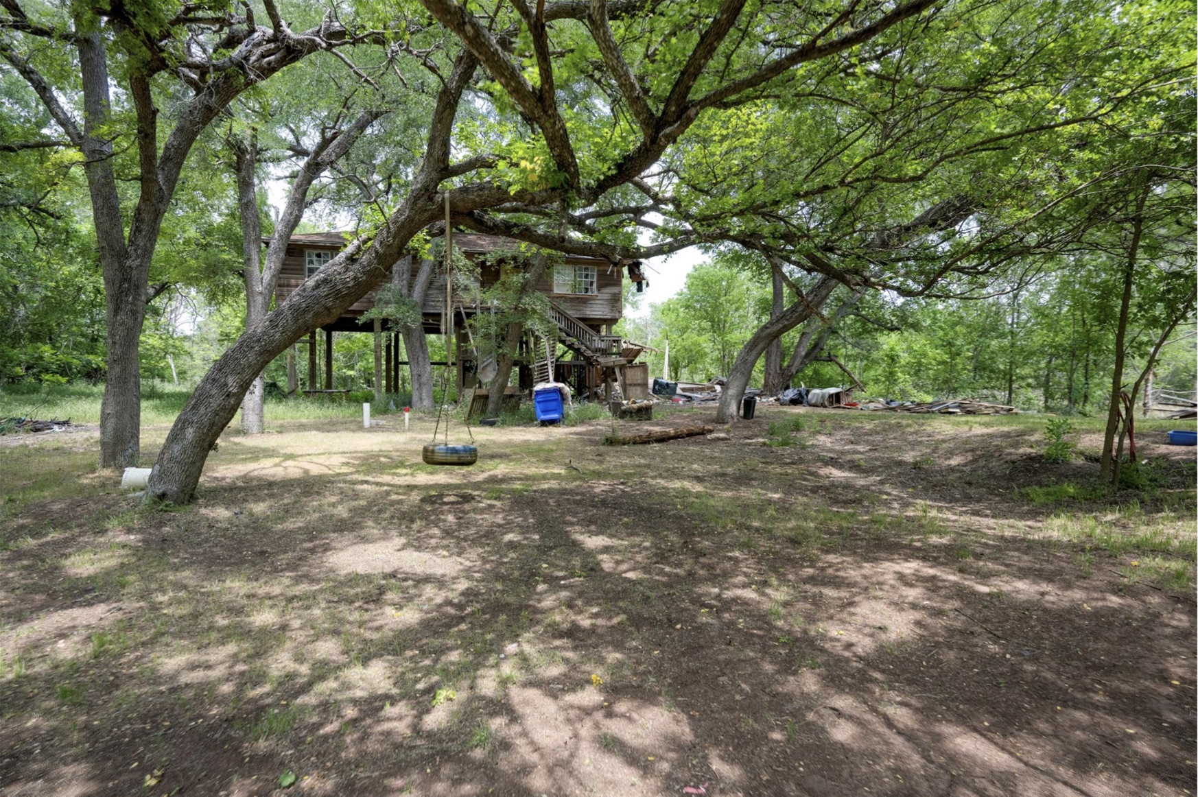 main property photo 6