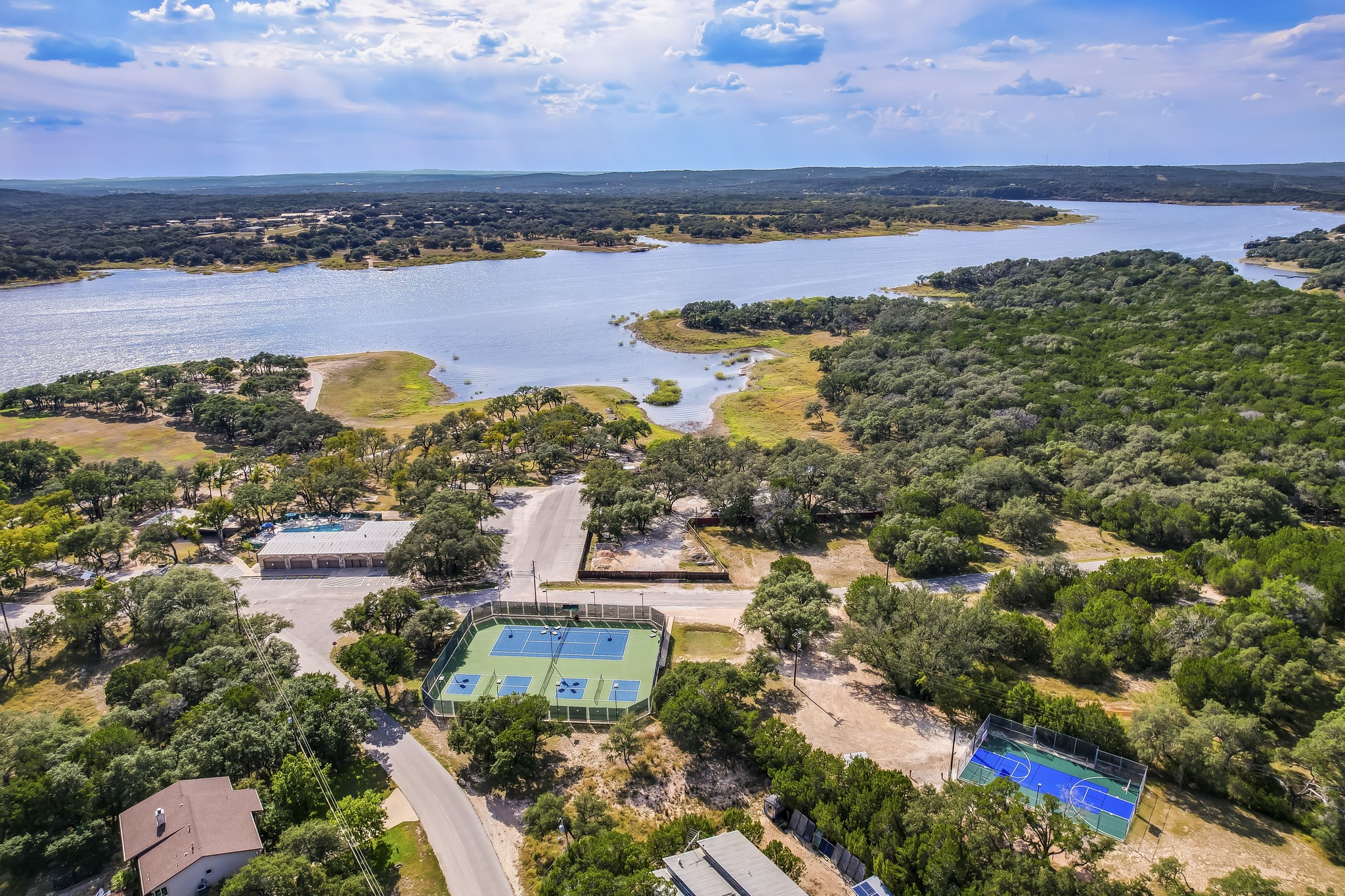 main property photo 27