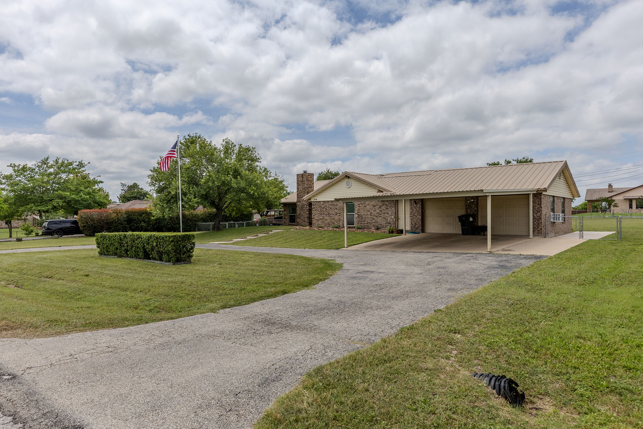 main property photo 23