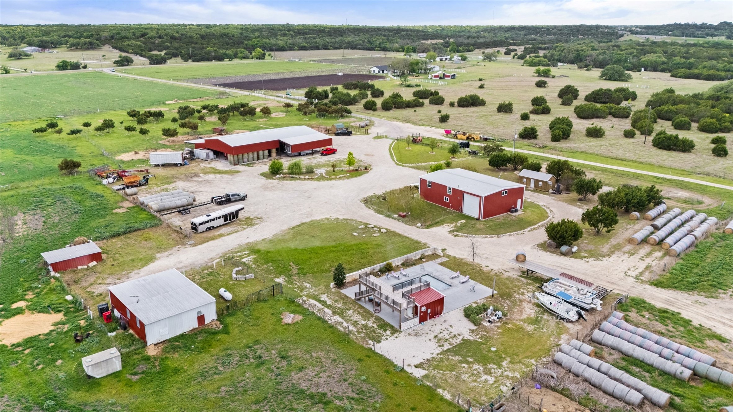main property photo 9