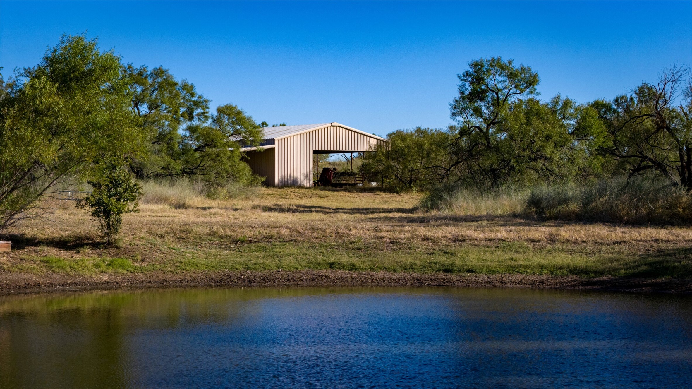 main property photo 31