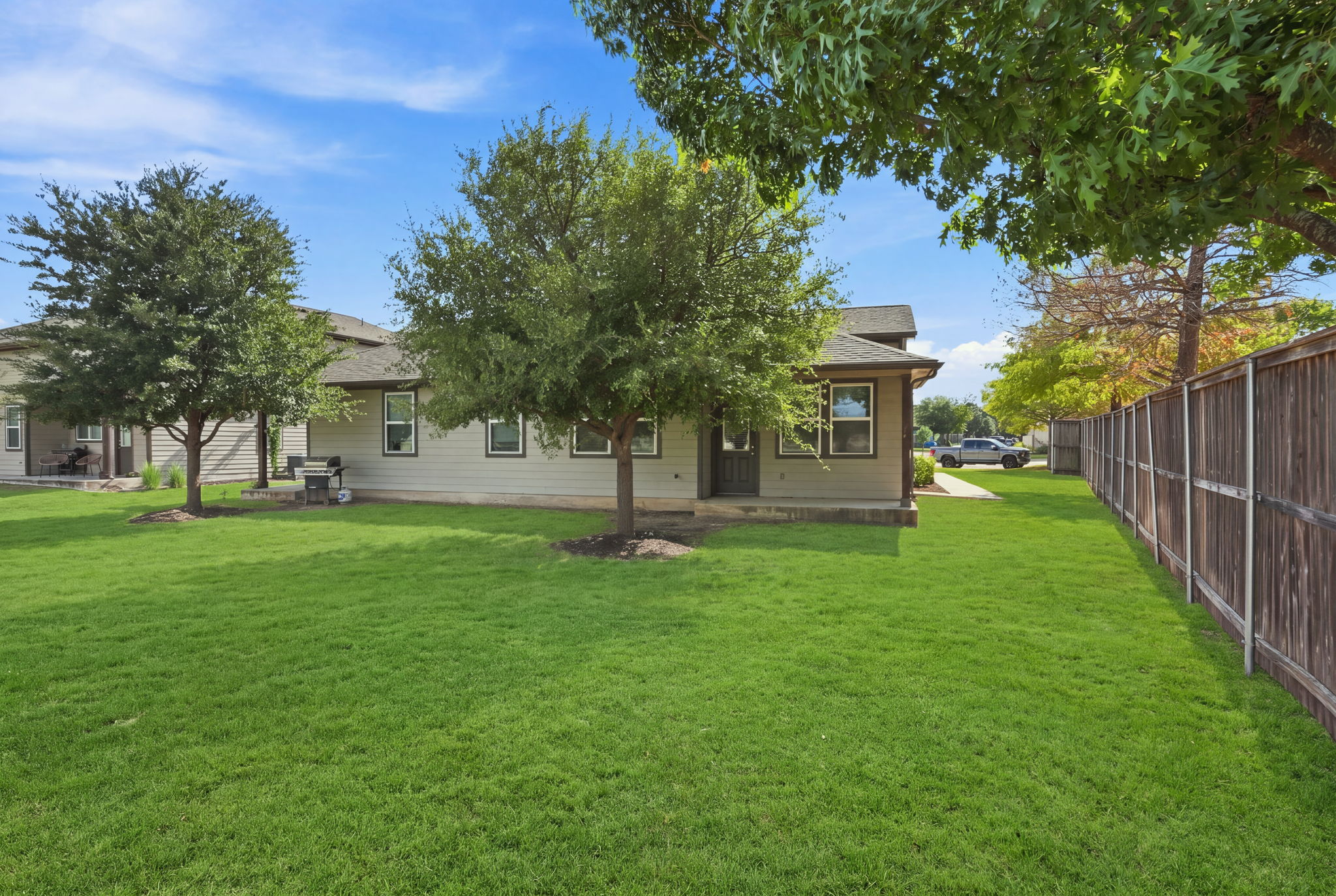 main property photo 14
