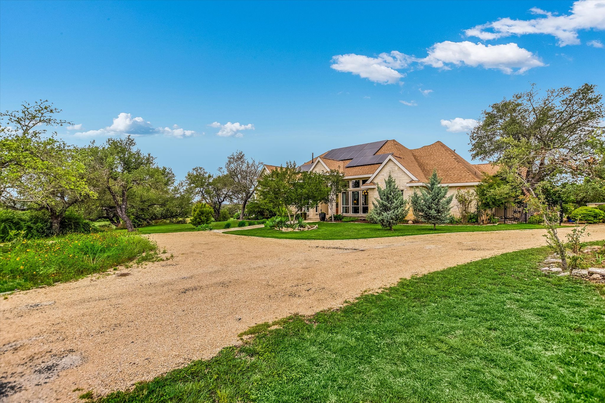 main property photo 30