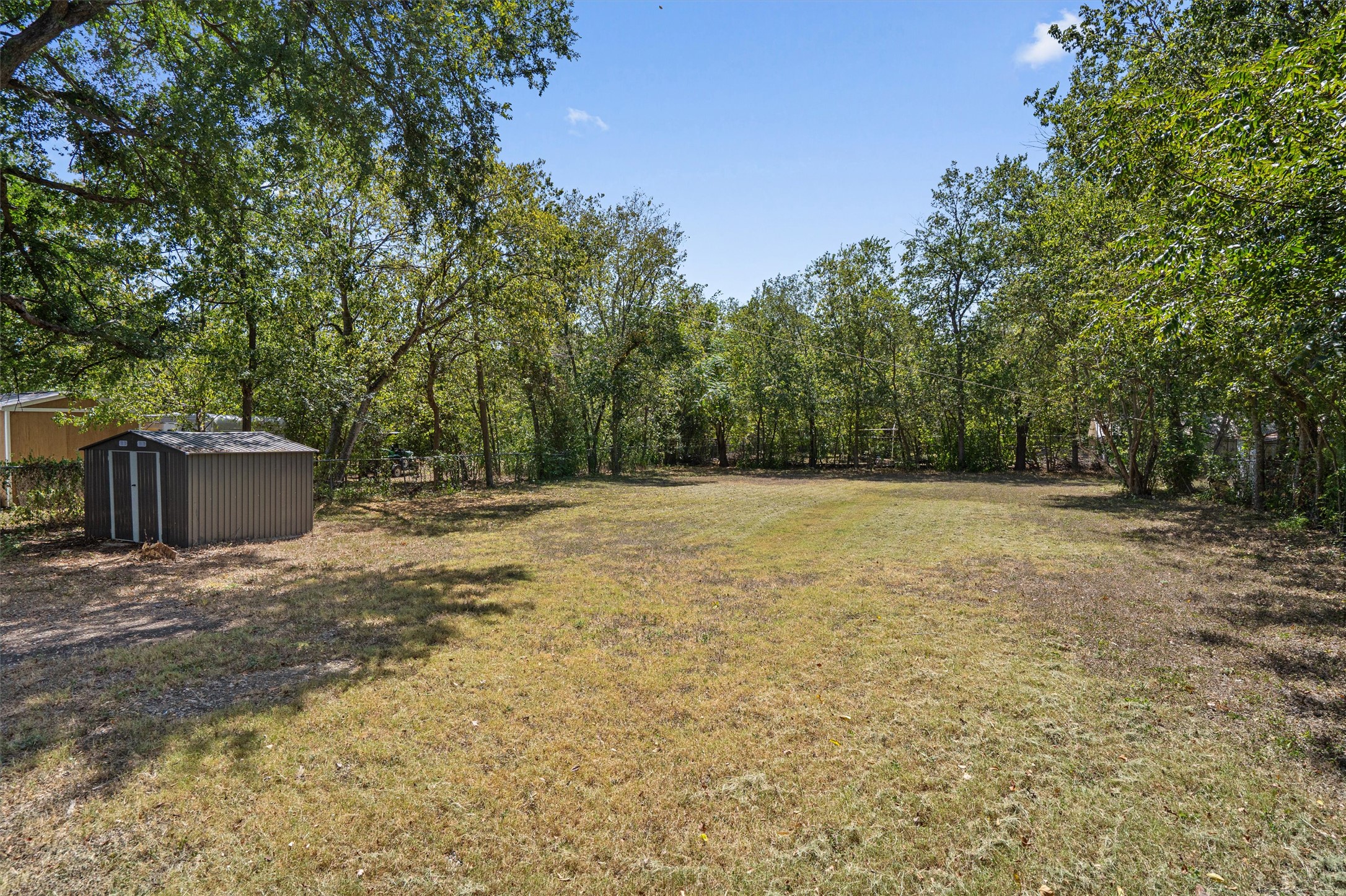 main property photo 23