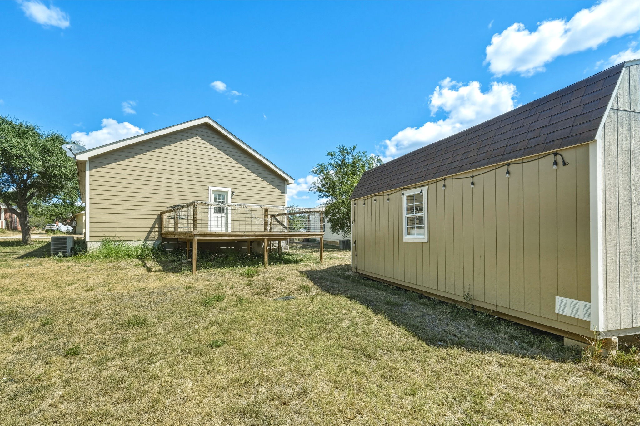 main property photo 28