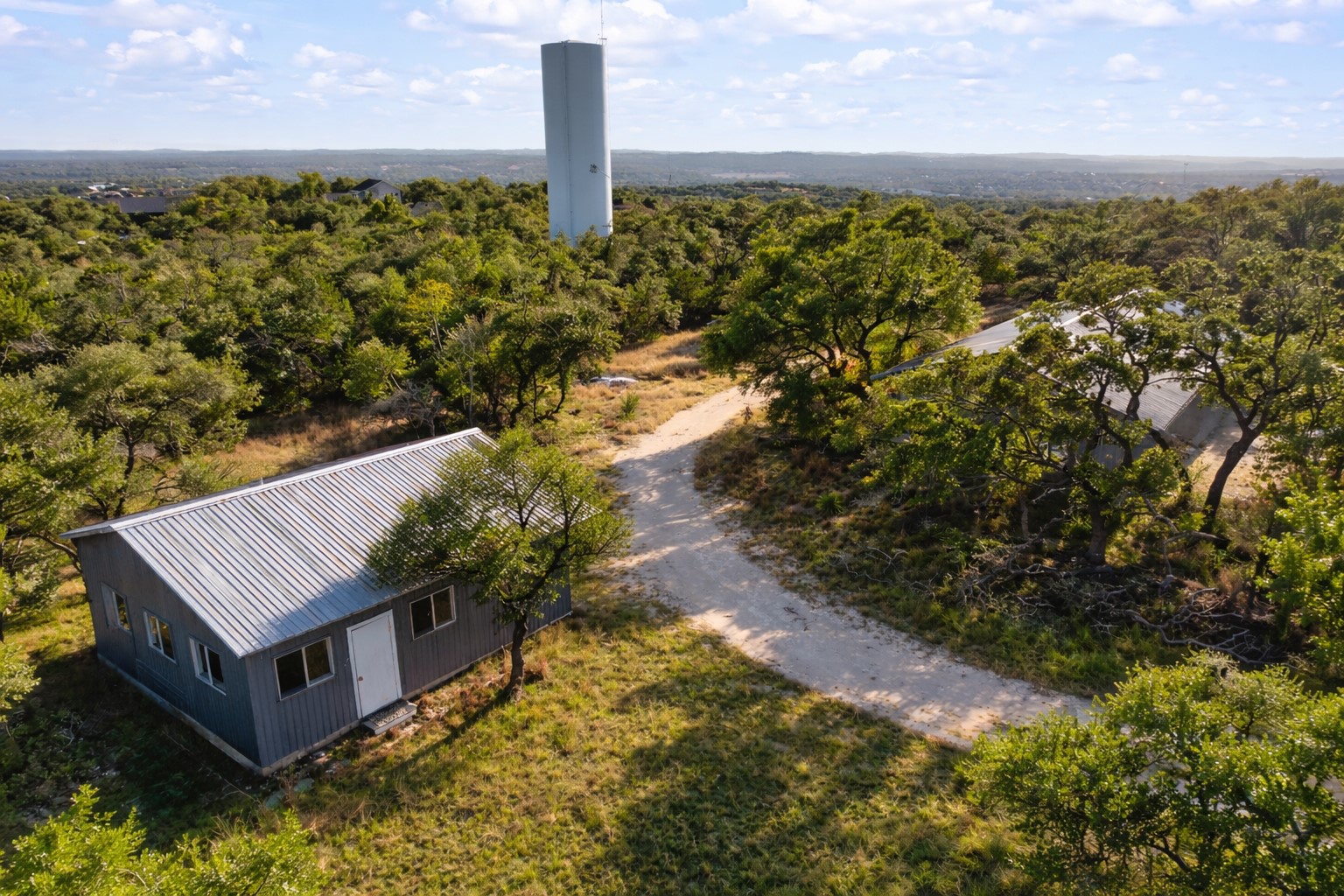 main property photo 10