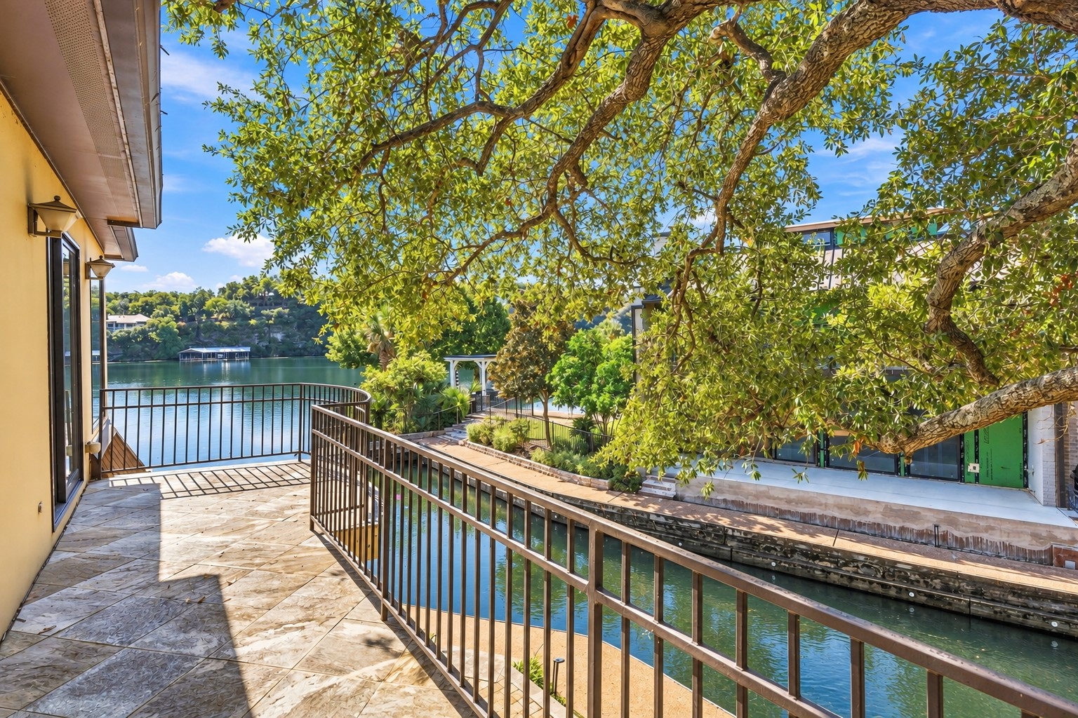 main property photo 15