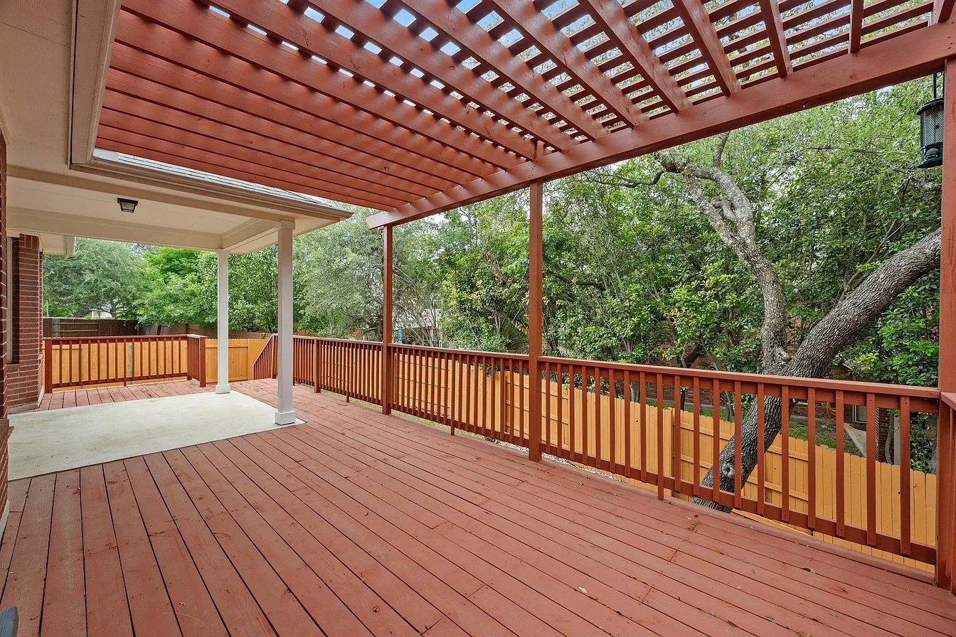 main property photo 38