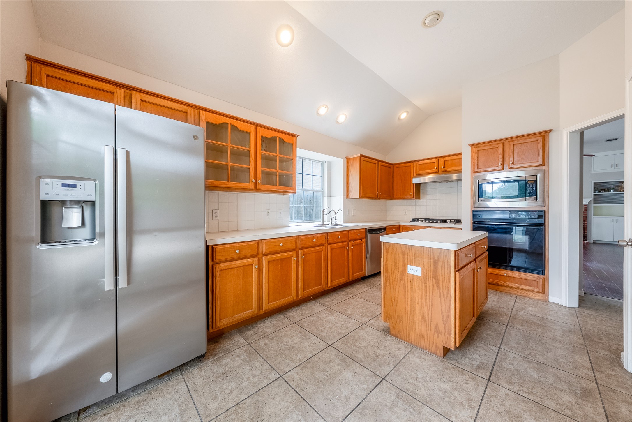 main property photo 7