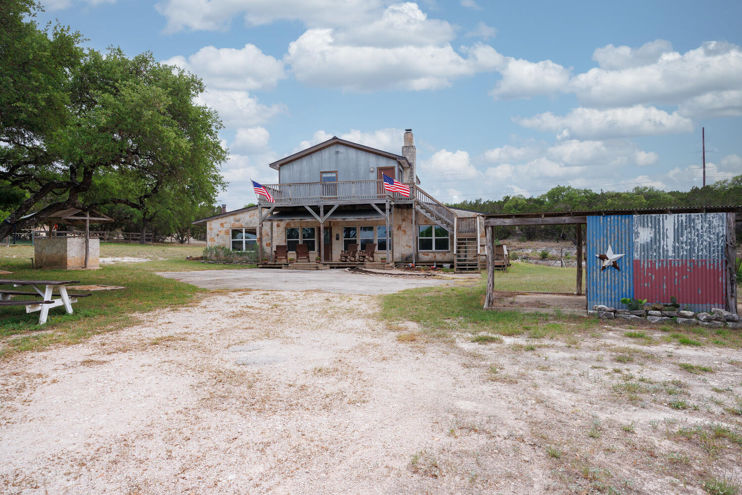 main property photo 31