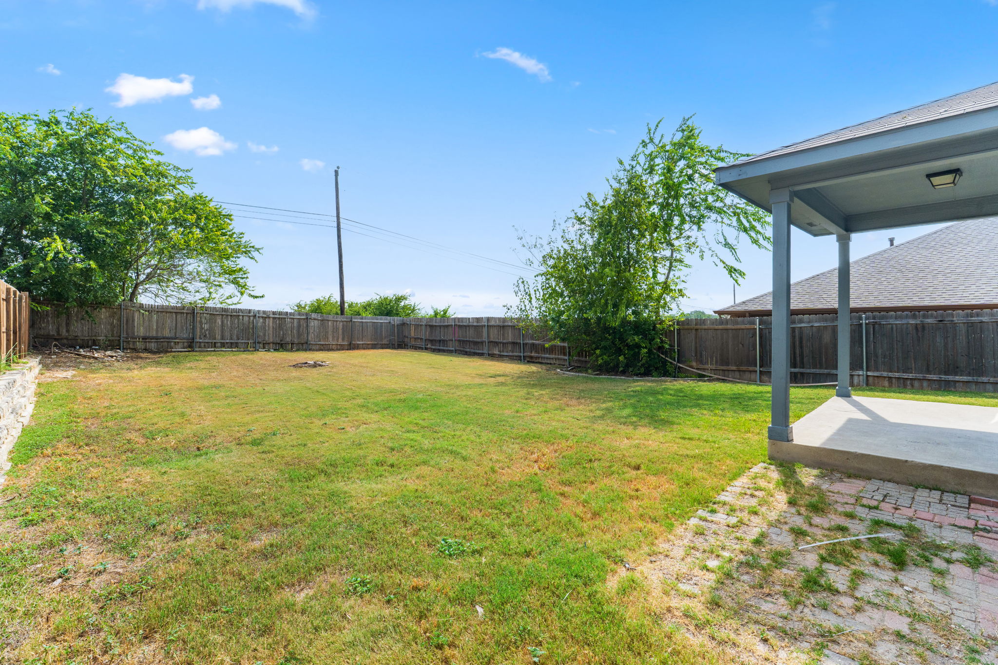 main property photo 28