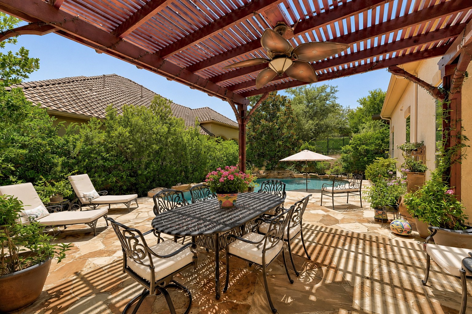 main property photo 31