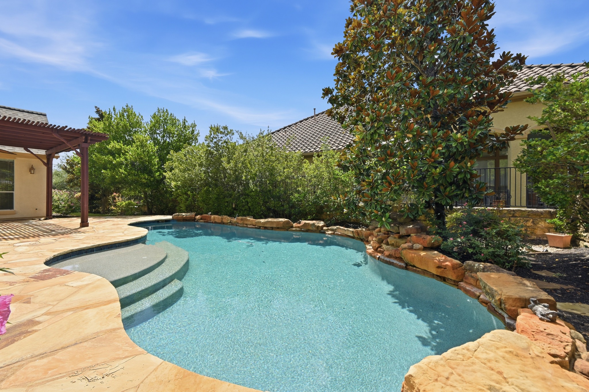 main property photo 32