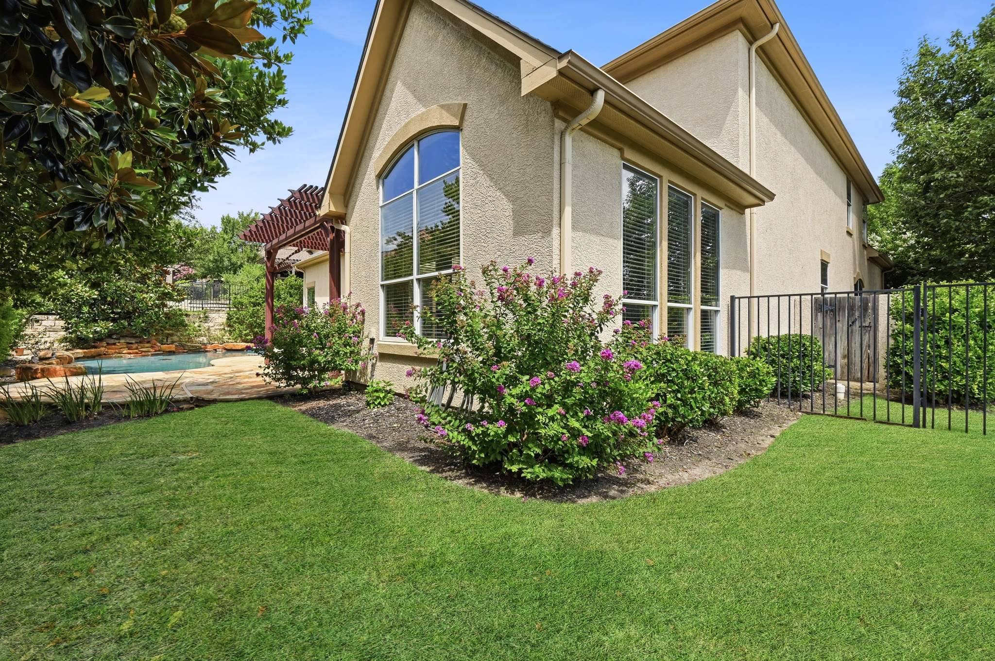 main property photo 33