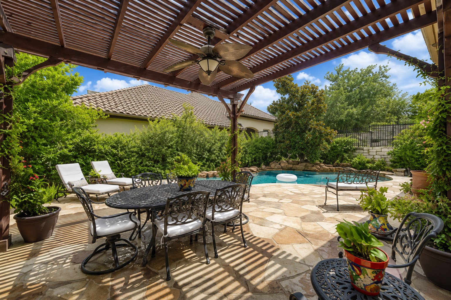 main property photo 36