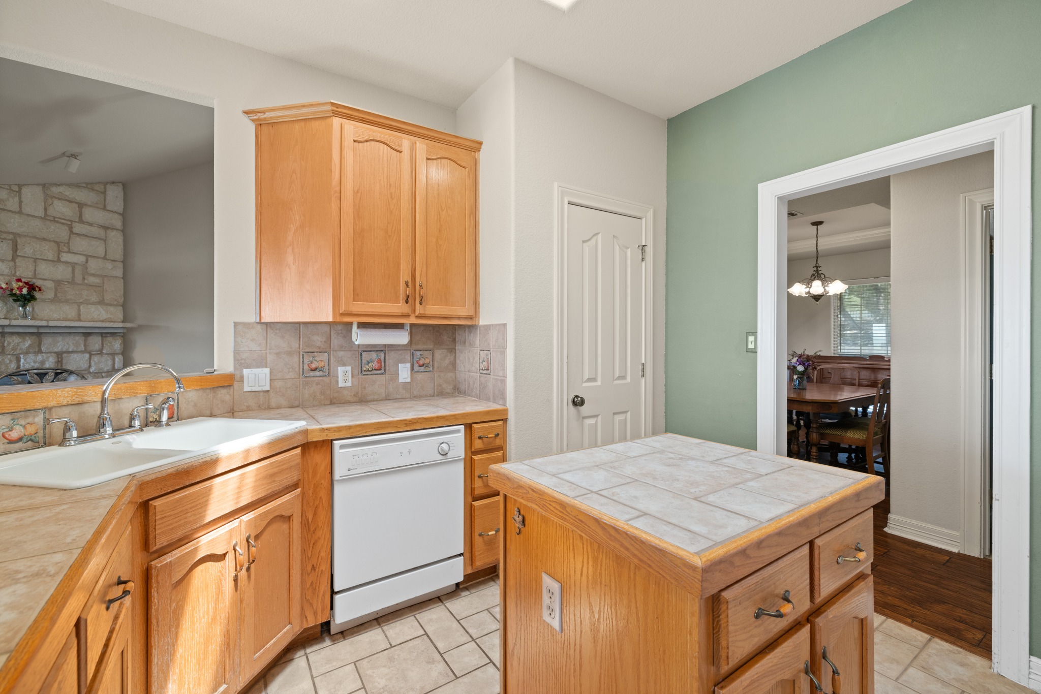 main property photo 9