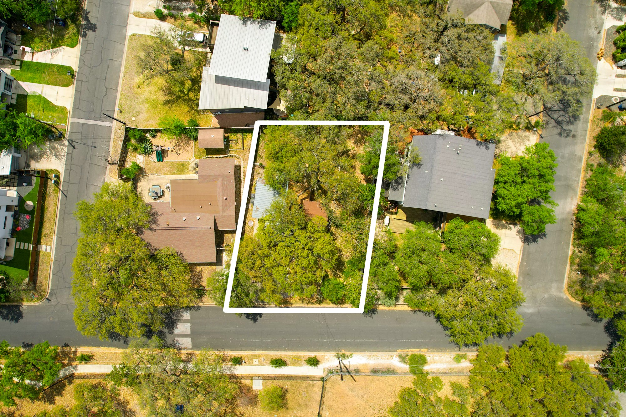 main property photo 11