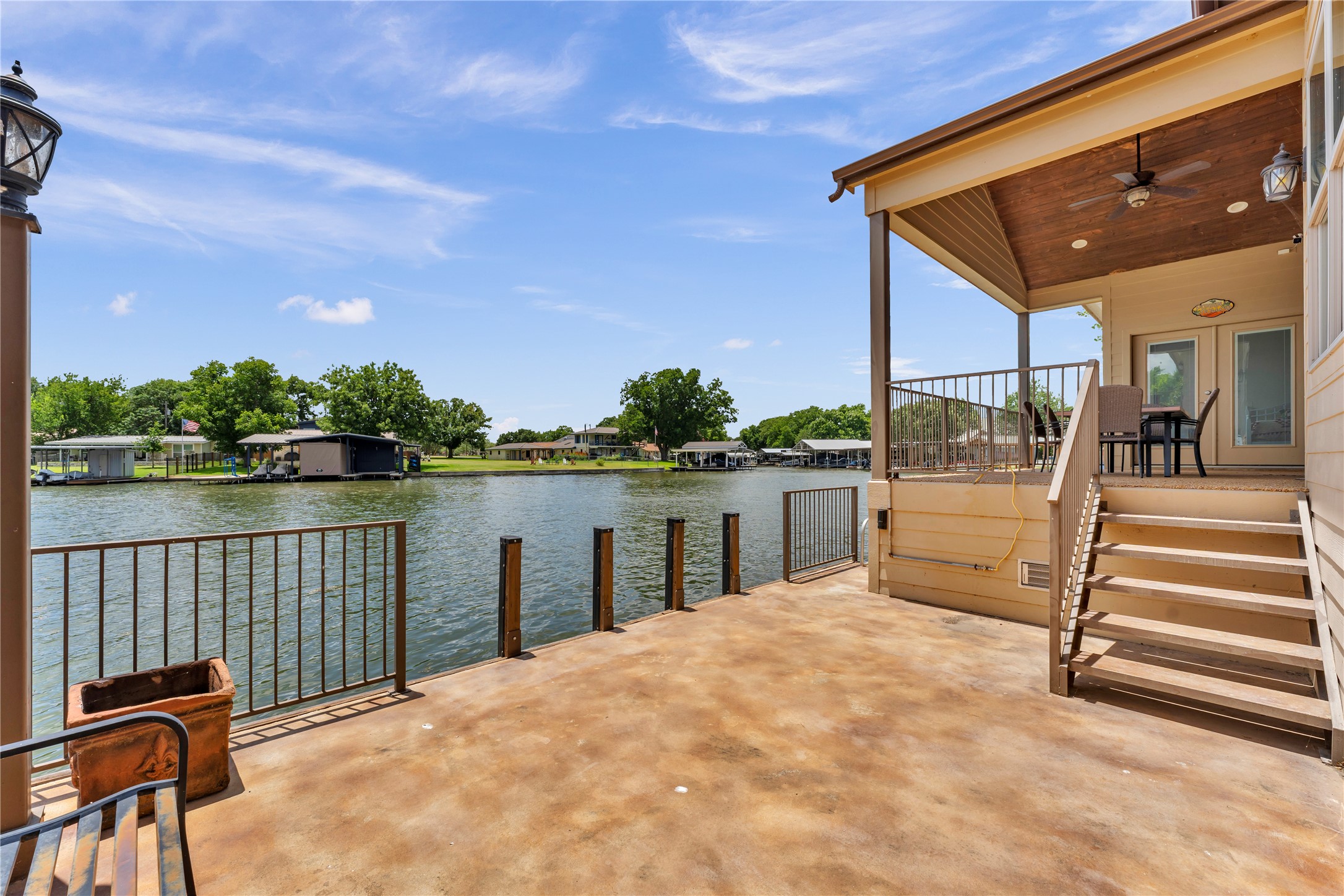 main property photo 19
