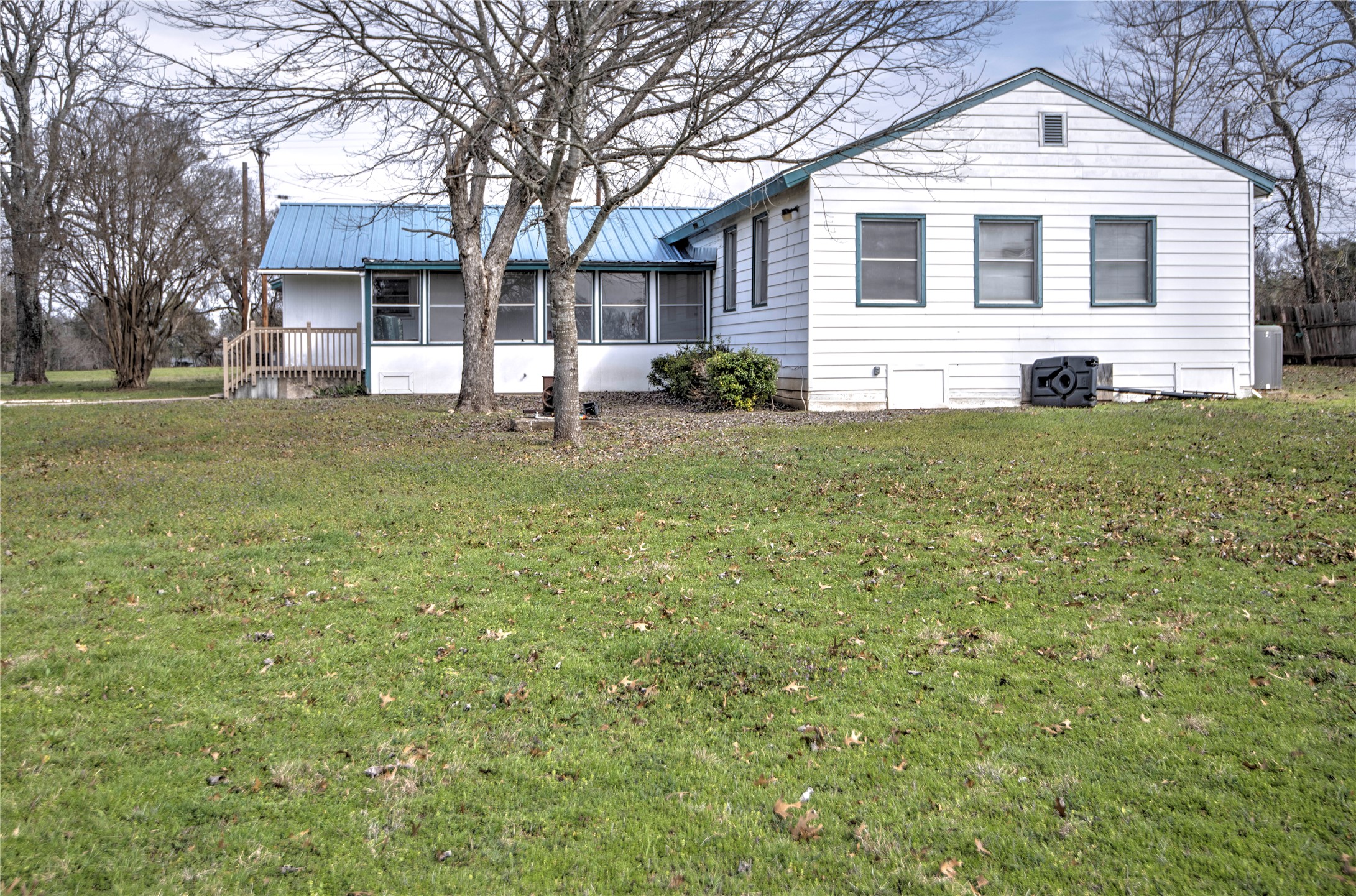 main property photo 9