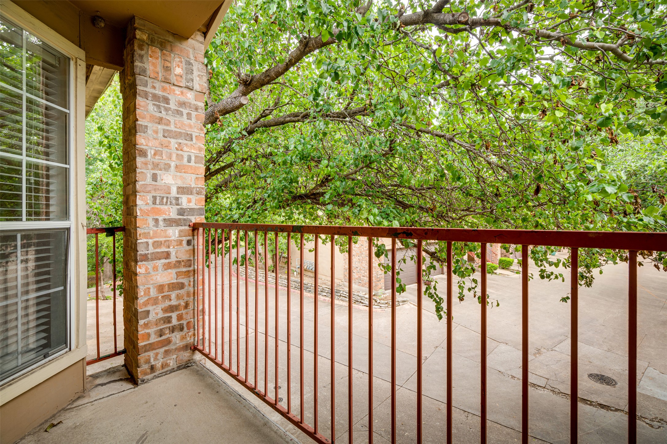 main property photo 11