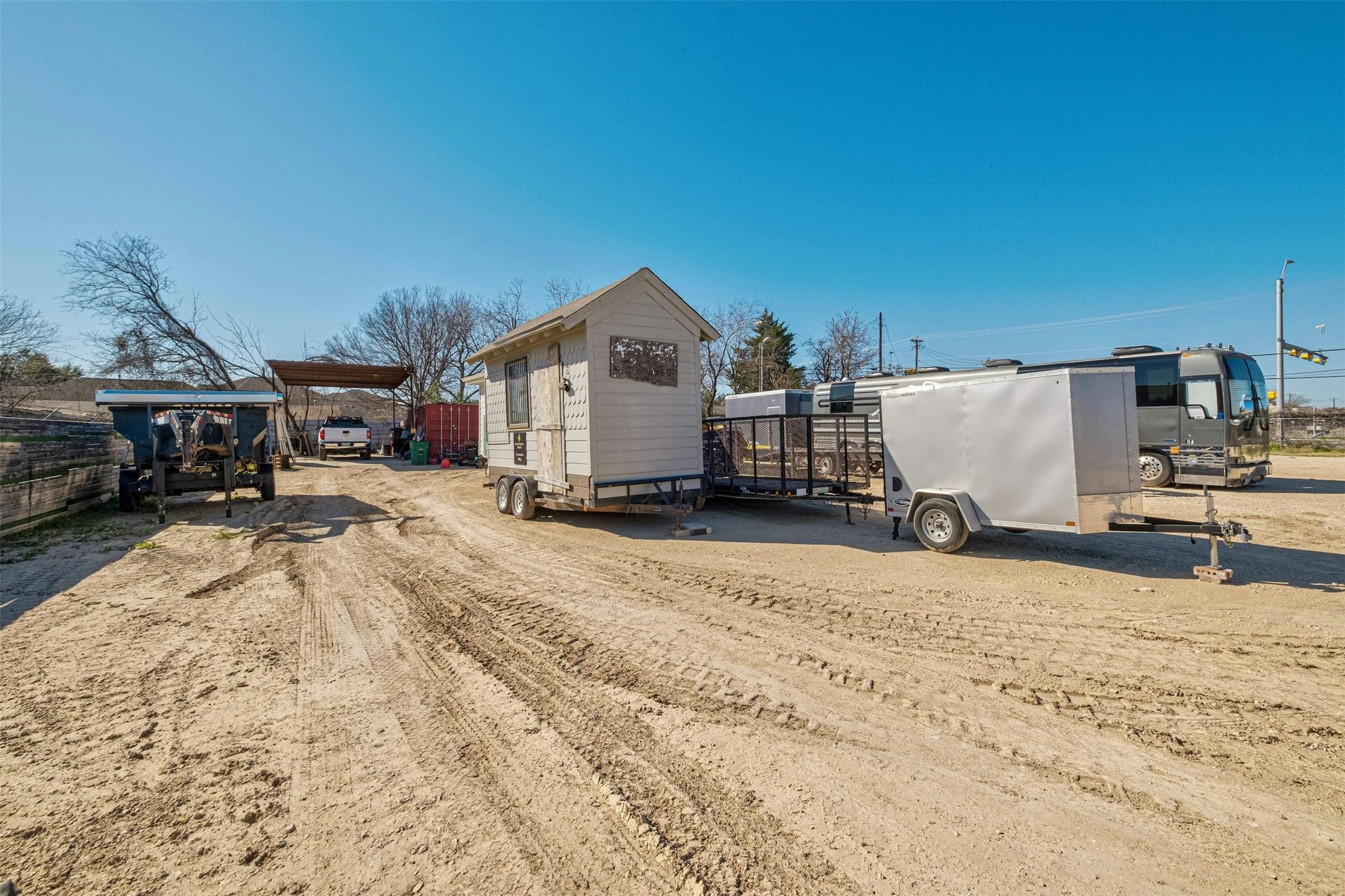 main property photo 14