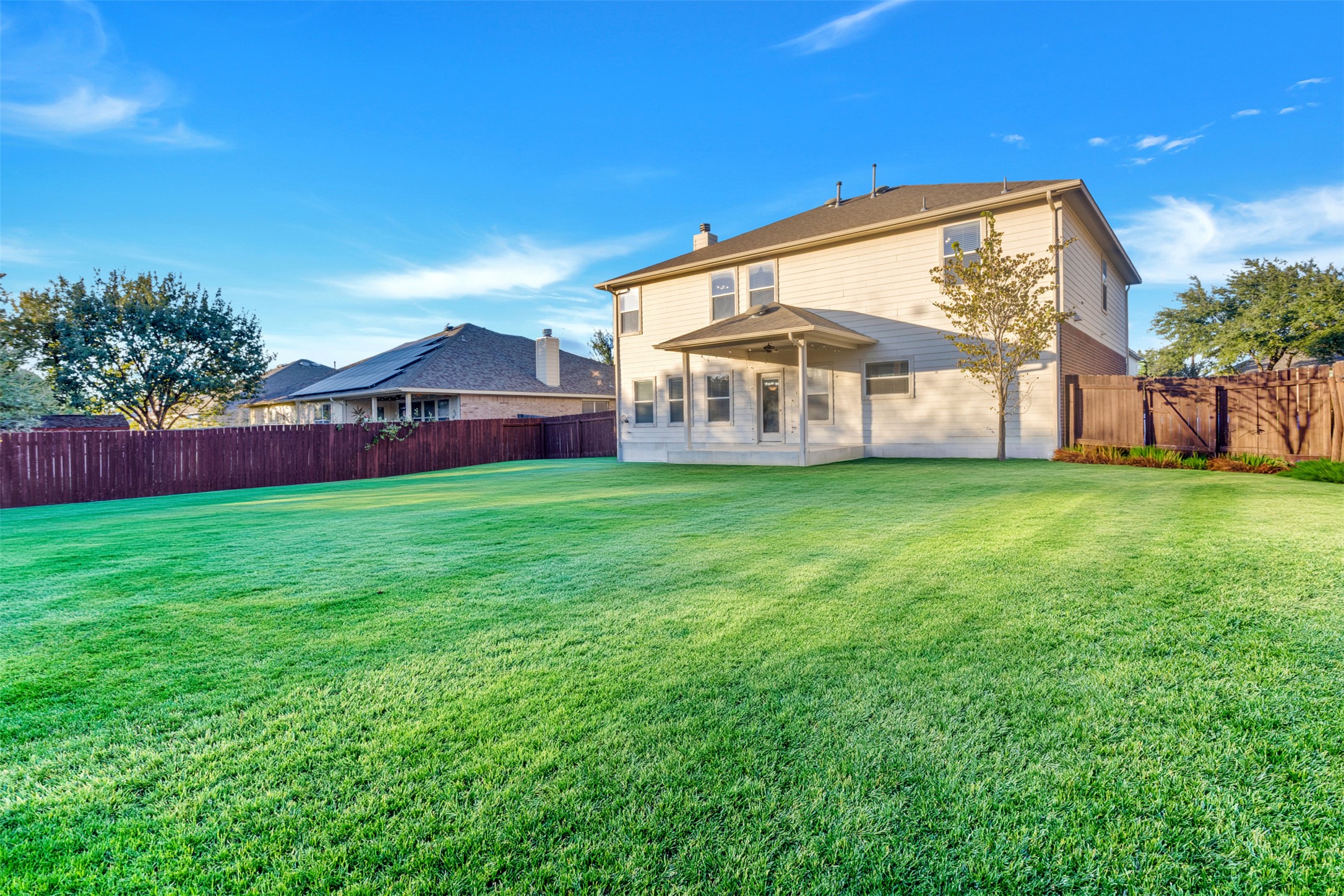 main property photo 28