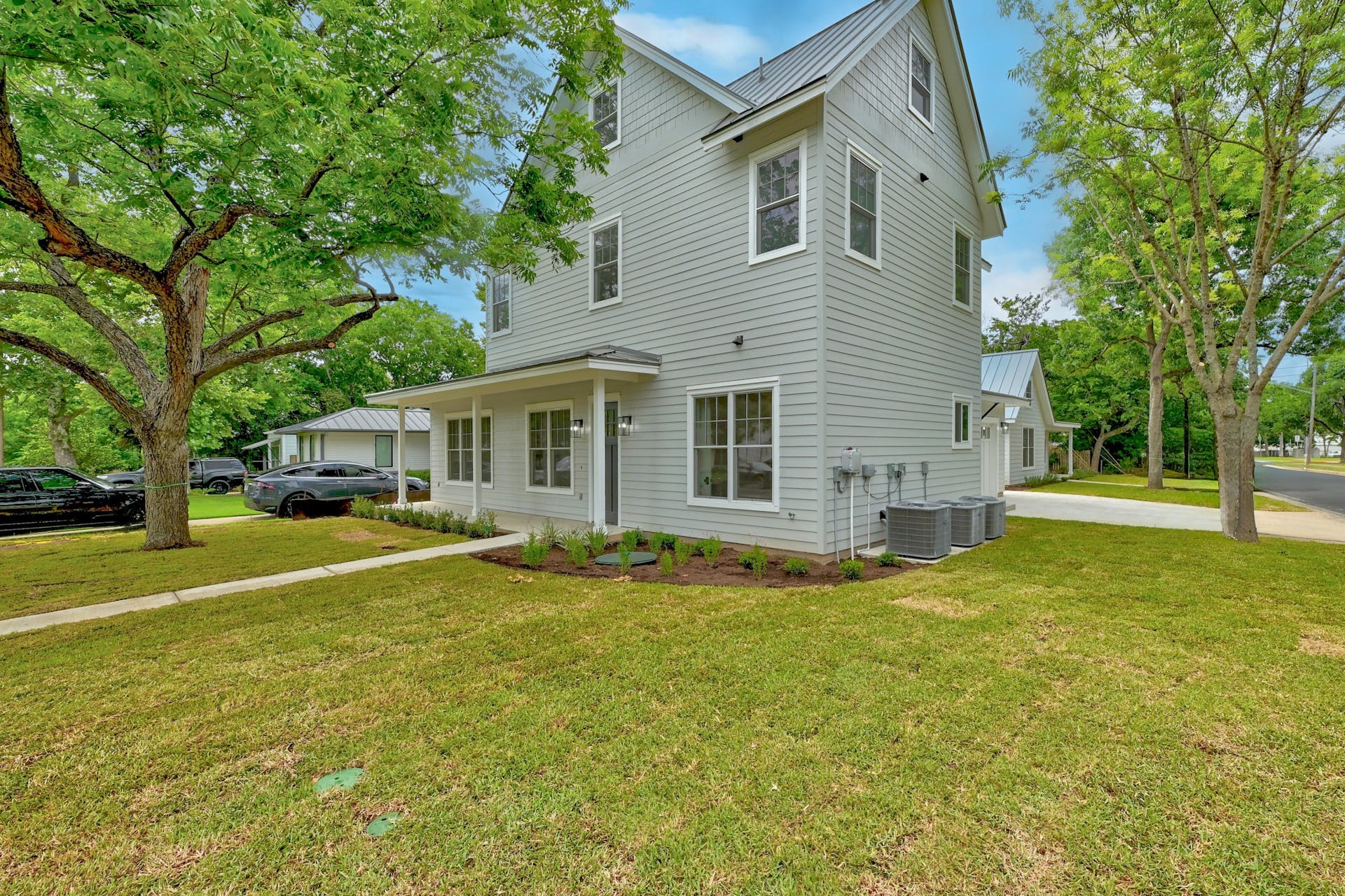 main property photo 30