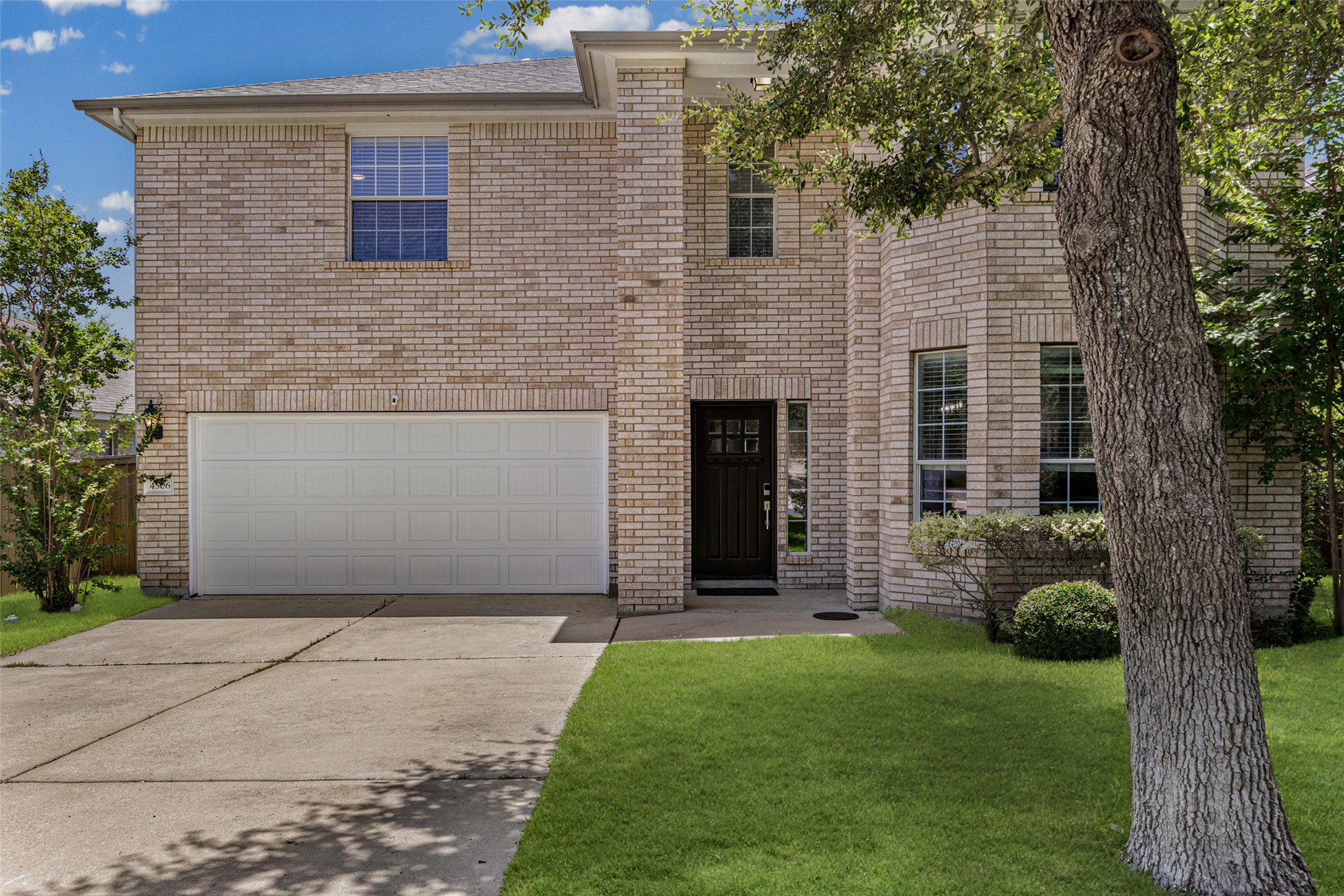 main property photo 4