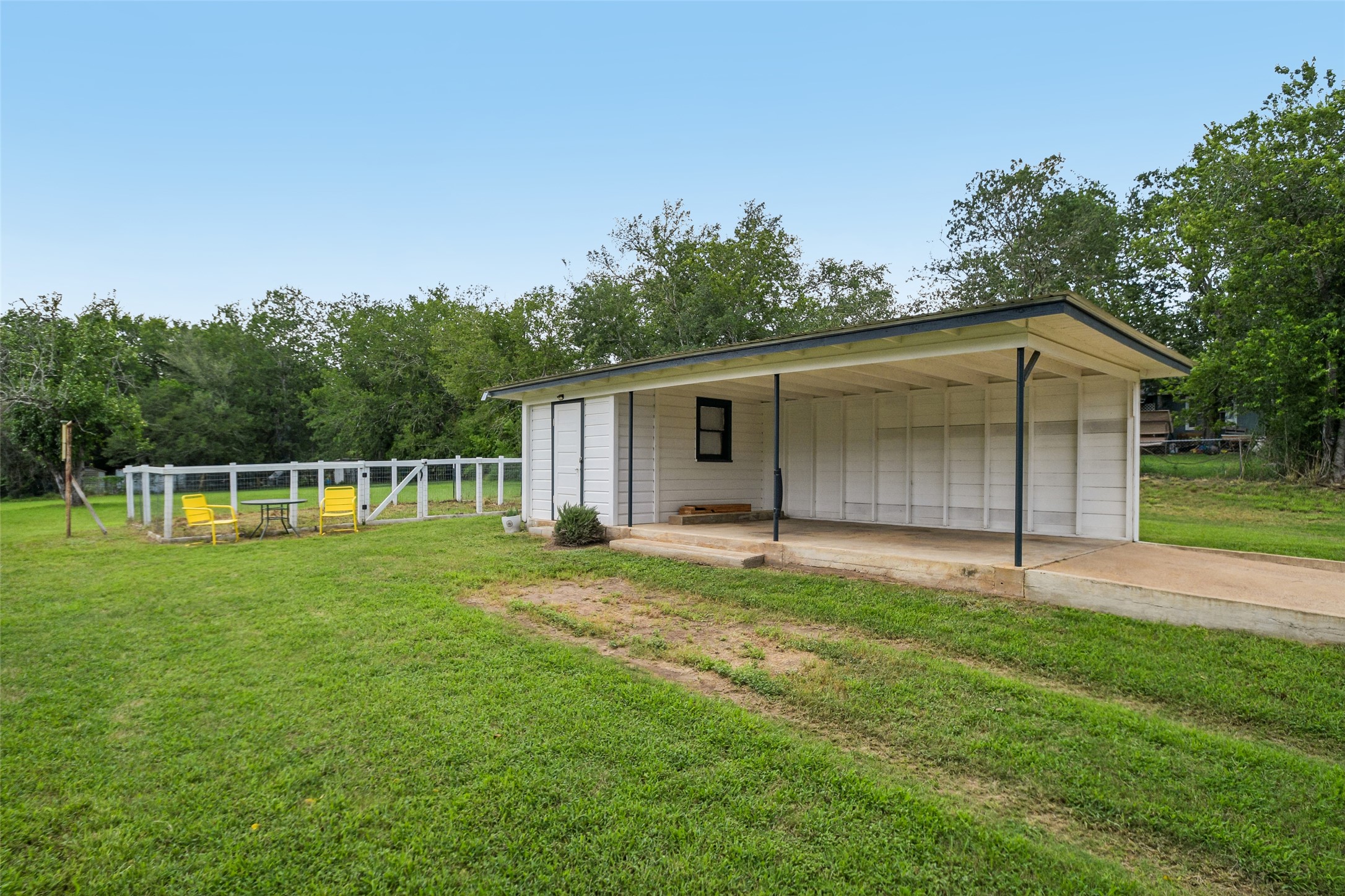 main property photo 31