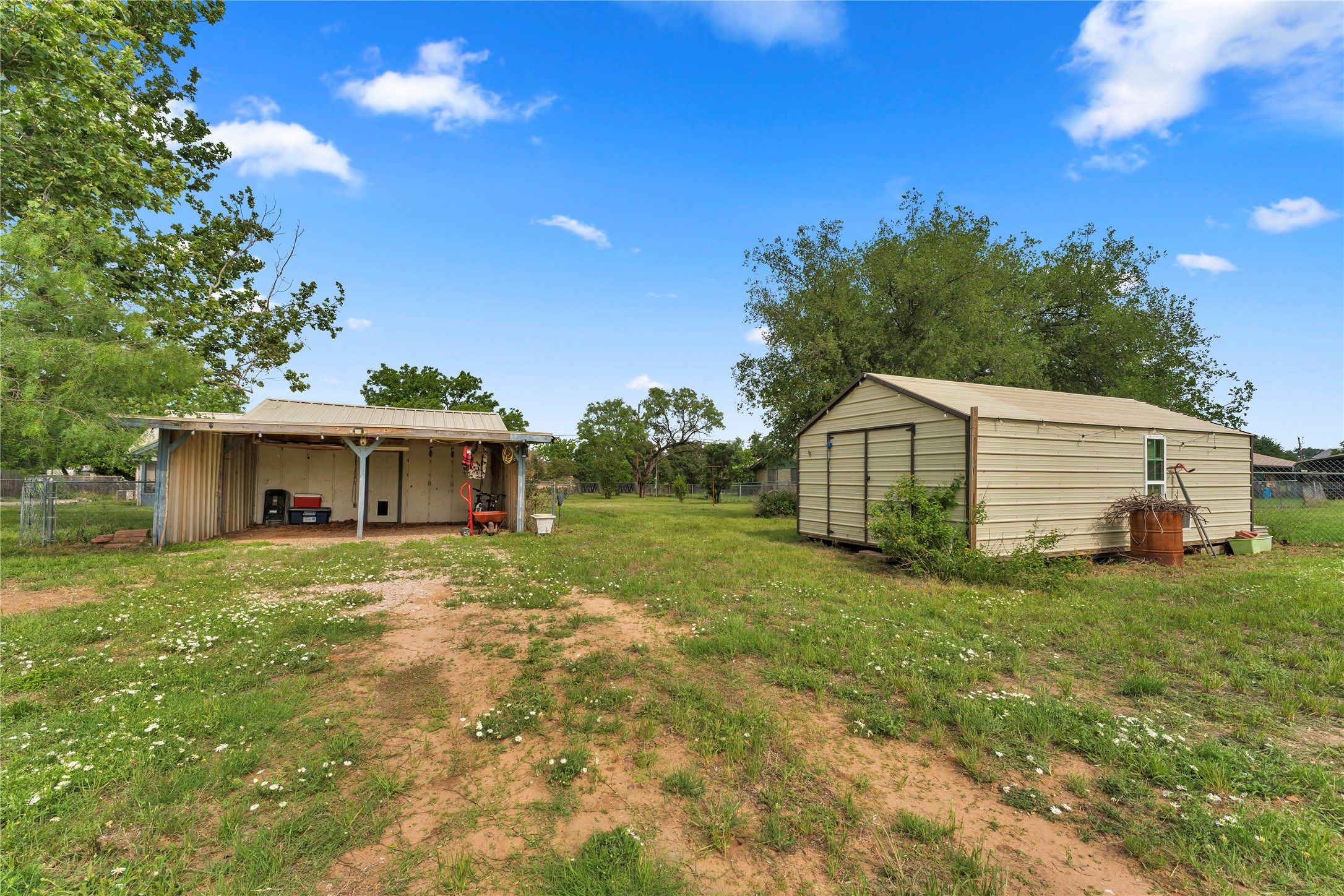 main property photo 10