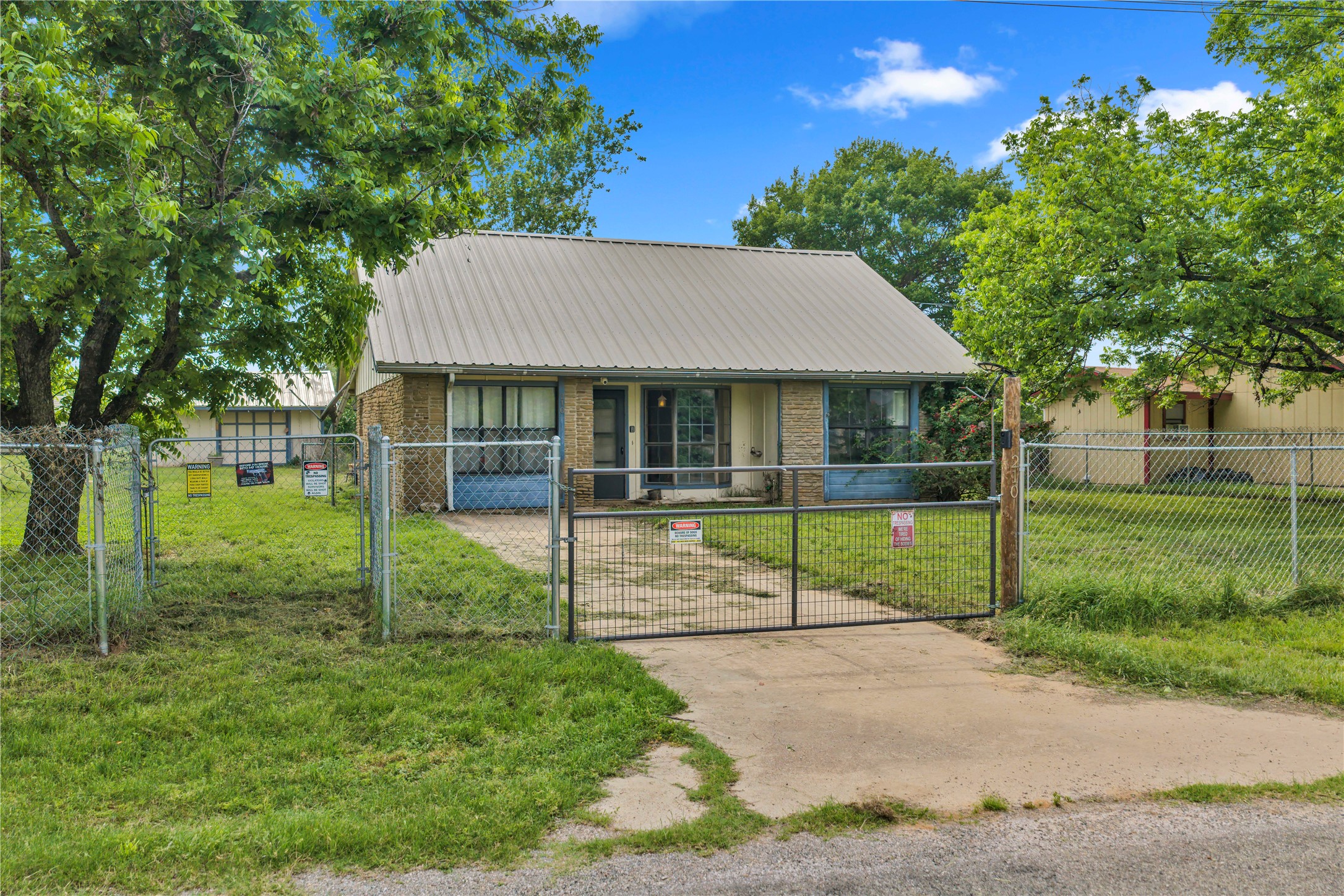 main property photo 5