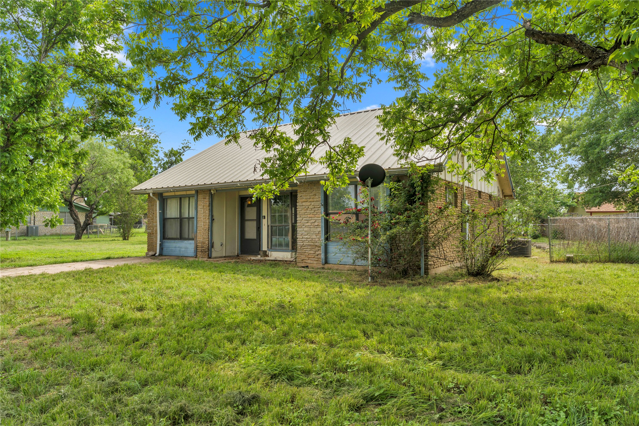 main property photo 6