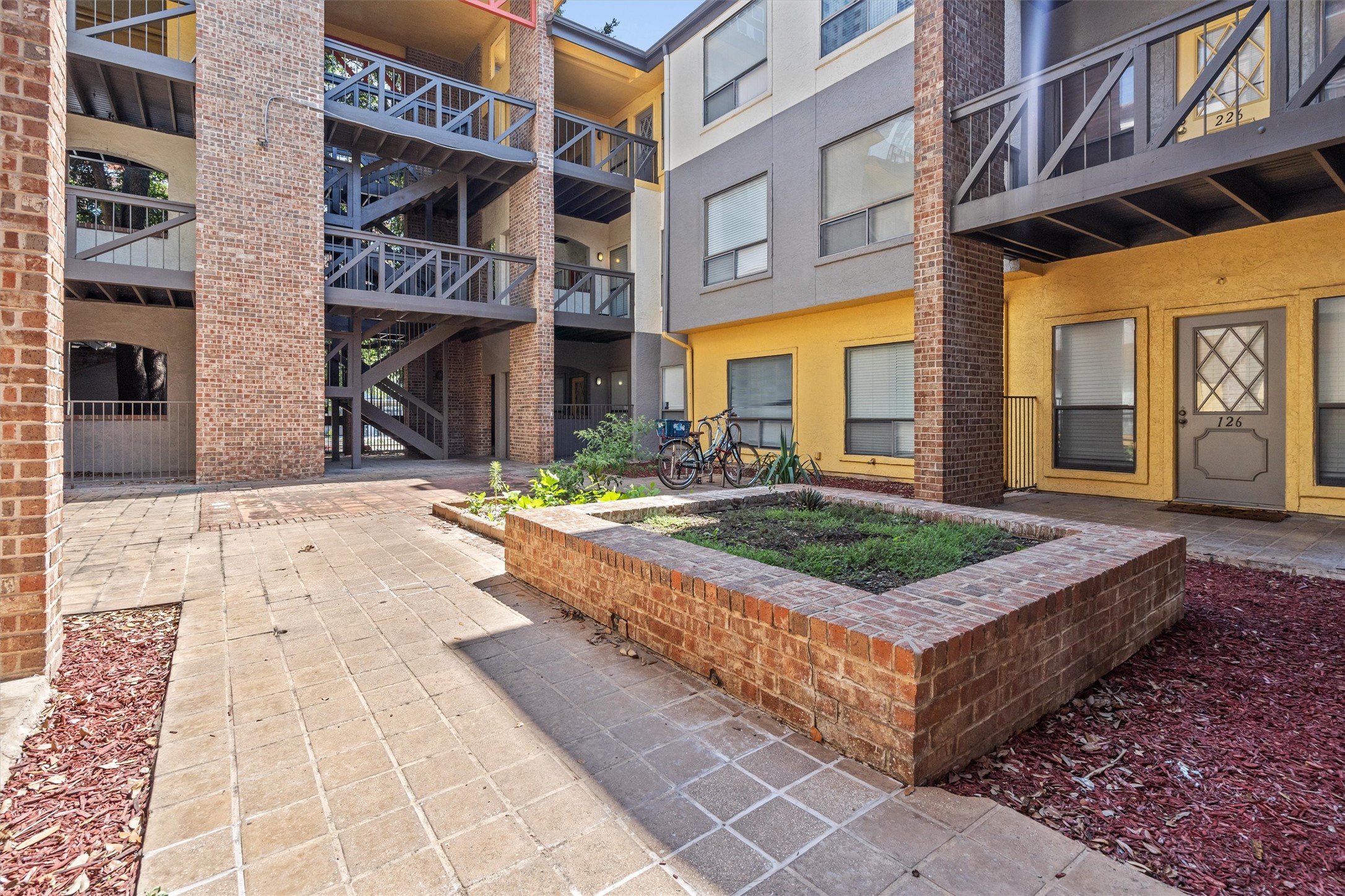 main property photo 25