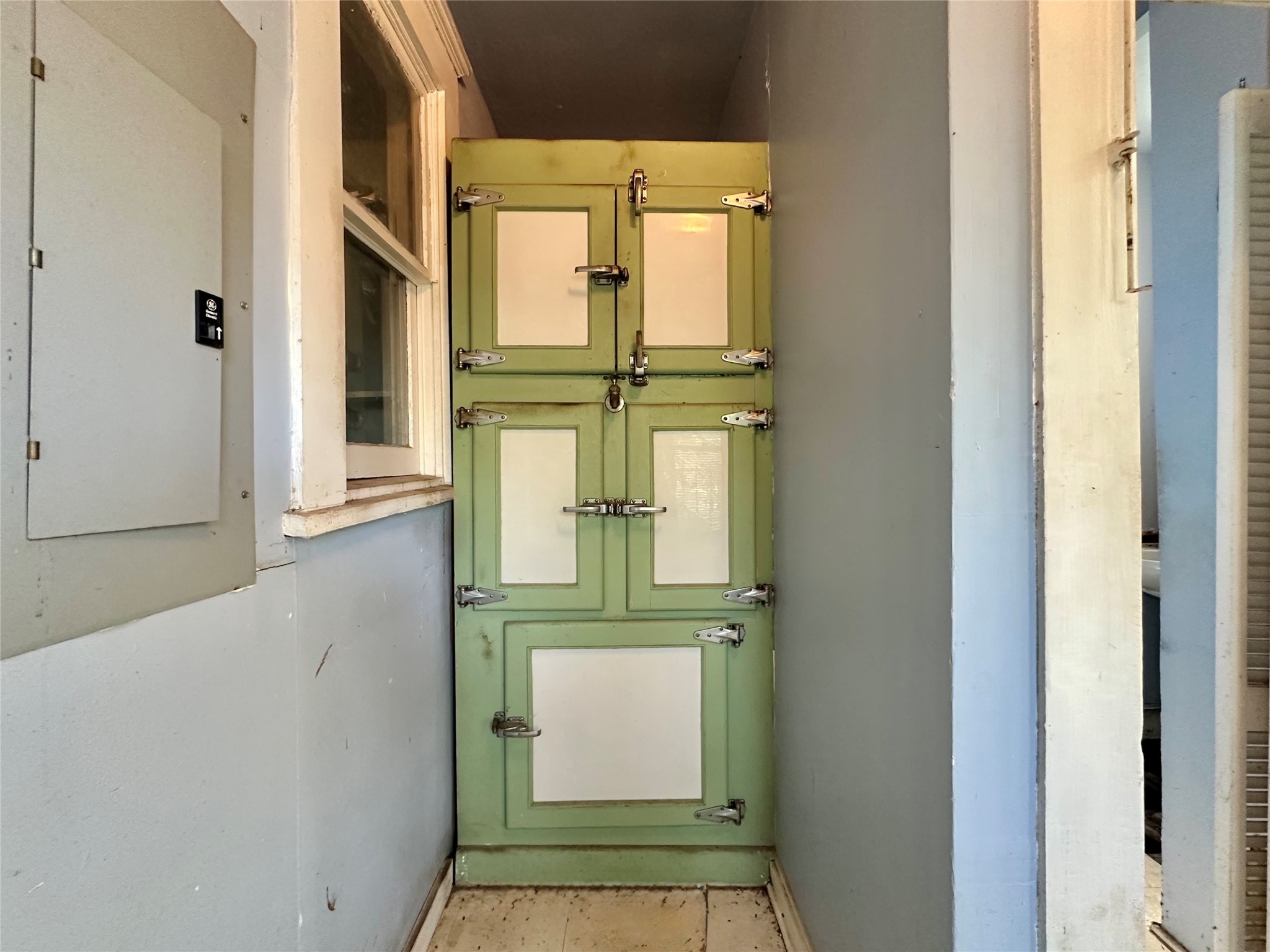 main property photo 16