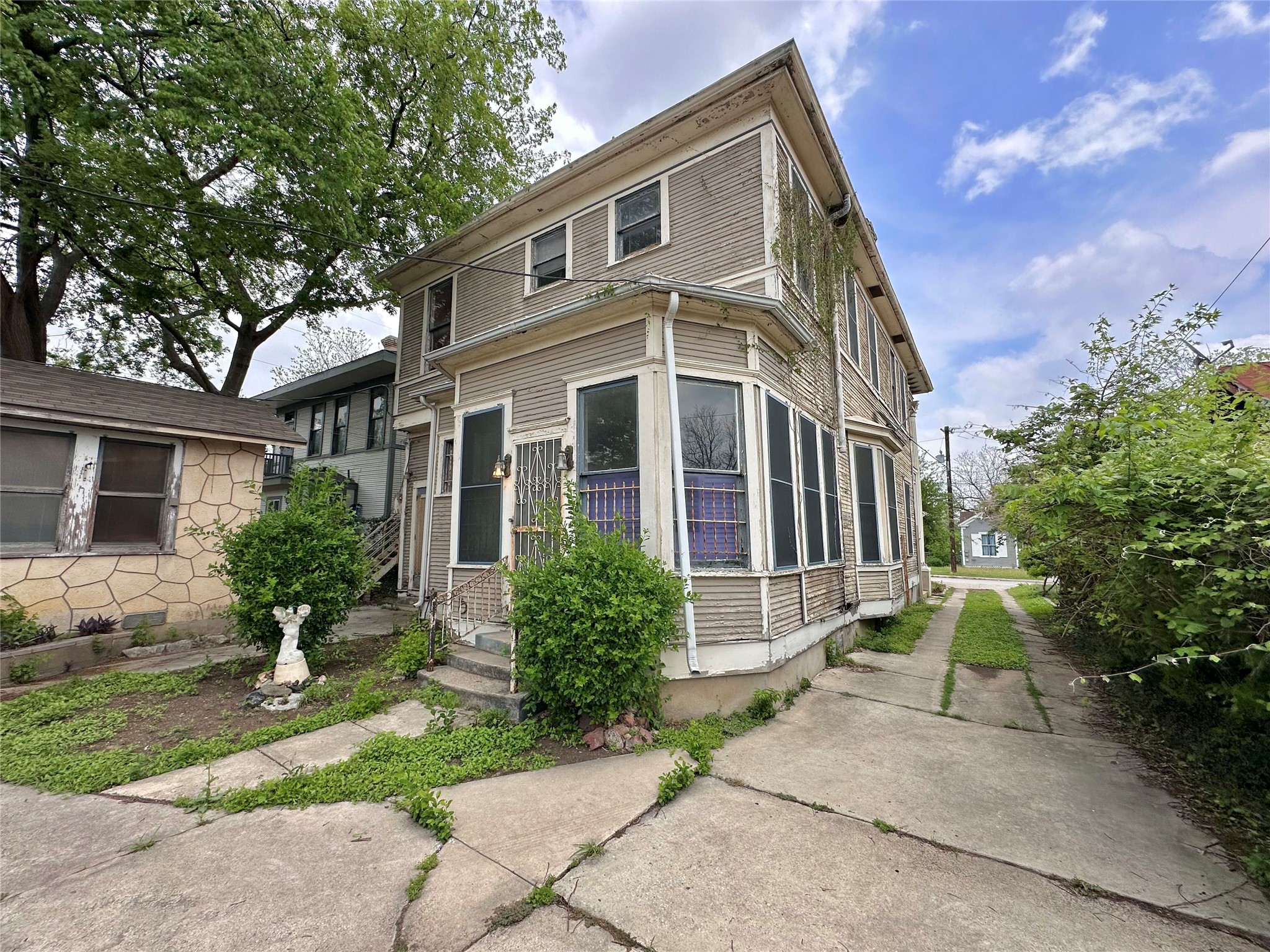 main property photo 29