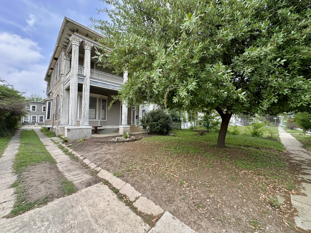 main property photo 3