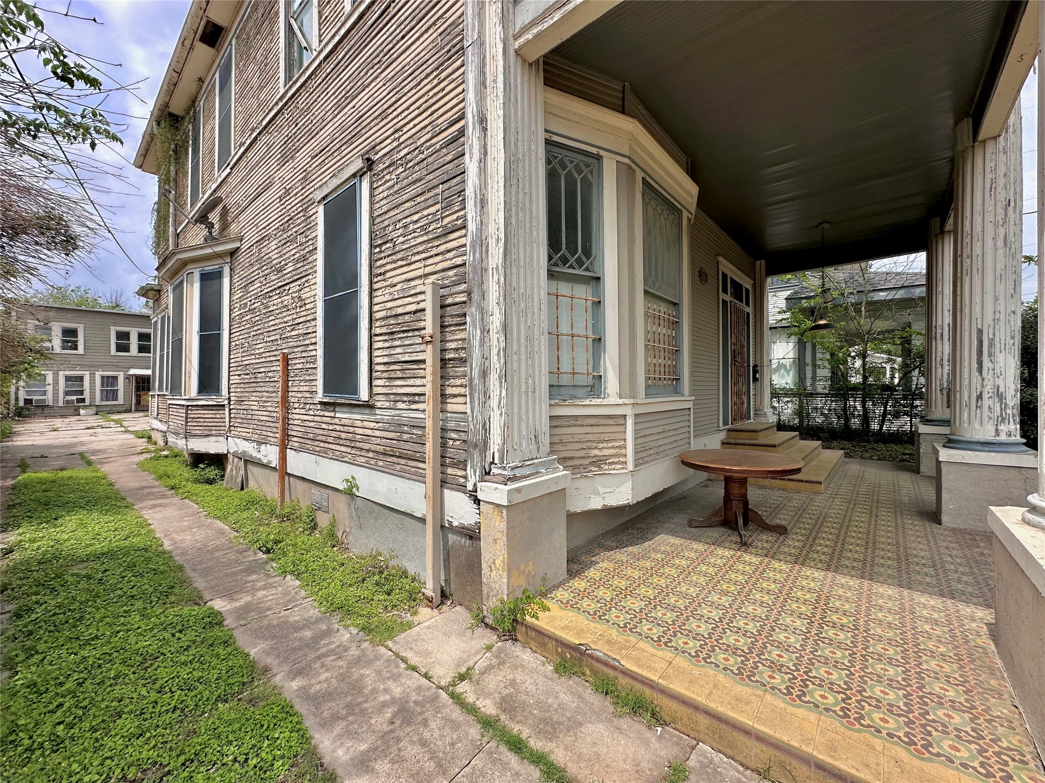 main property photo 4