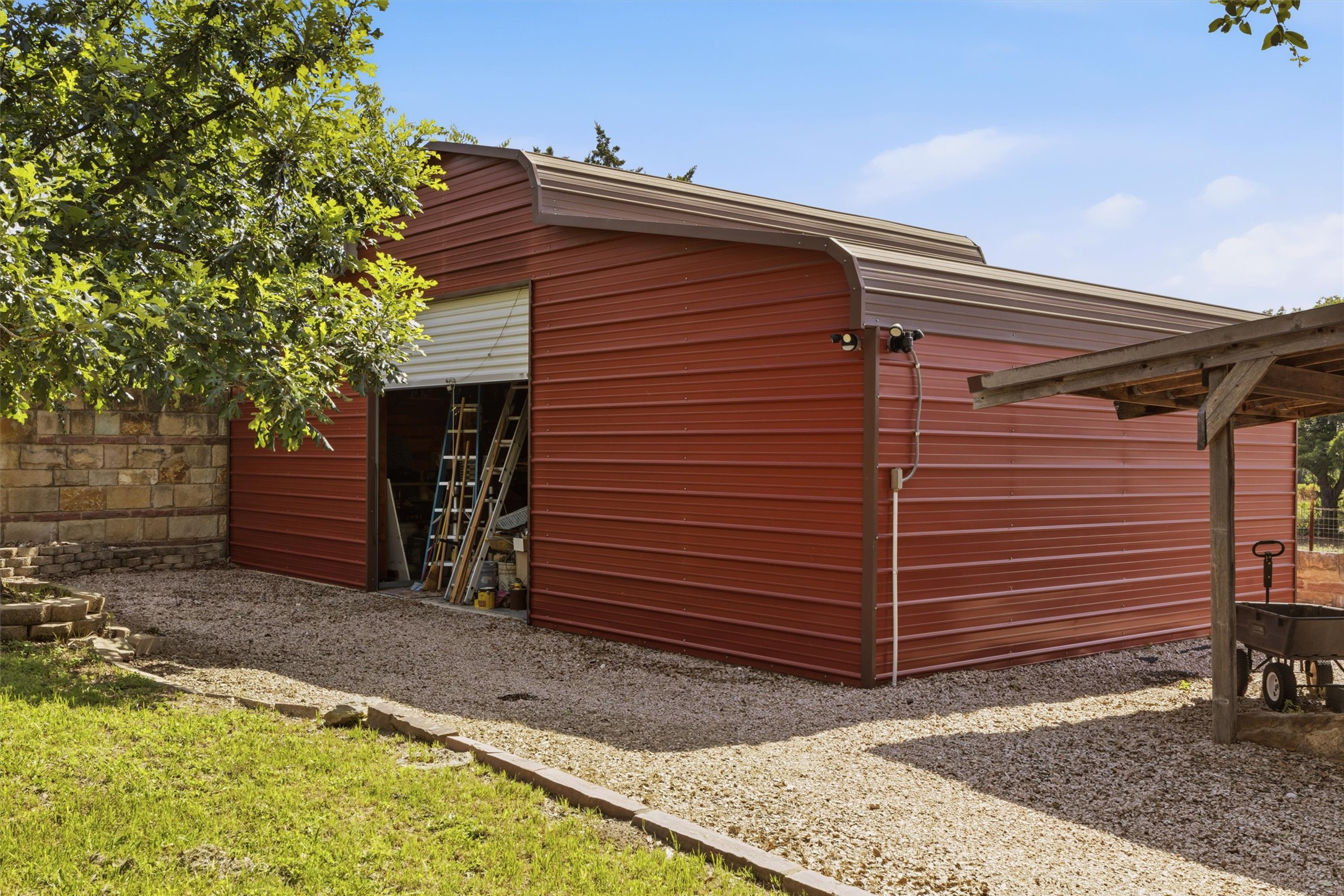 main property photo 39