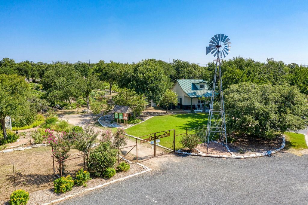 main property photo 37